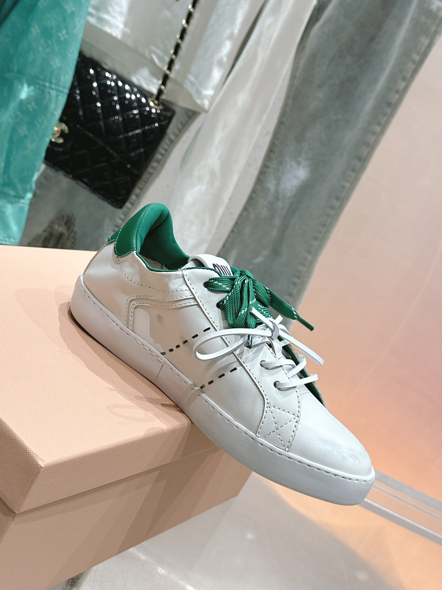 NO:544698,Top quality, new product first release | old casual dirty shoes, this lace-up casual sneaker is a perfect candy style~ It looks super good and comfortable and classic and versatile, imported beige cowhide material, comfortable and breathable, original TPU anti-slip wear-resistant sole Size: 35-40 [40.41 customization], casual shoes/sneakers, sneakers, cowhide19860909顶级品质 新品首發｜擦色估旧休闲小脏鞋 这款系带休闲运动鞋妥妥的糖果风格～ 上脚超级好看舒适经典百搭 进口米色牛皮材料 舒适透气 原版TPU防滑耐磨底 Size: 35-40 [40.41定制],休闲鞋/运动鞋,sneakers,cowhide,Women's Shoes