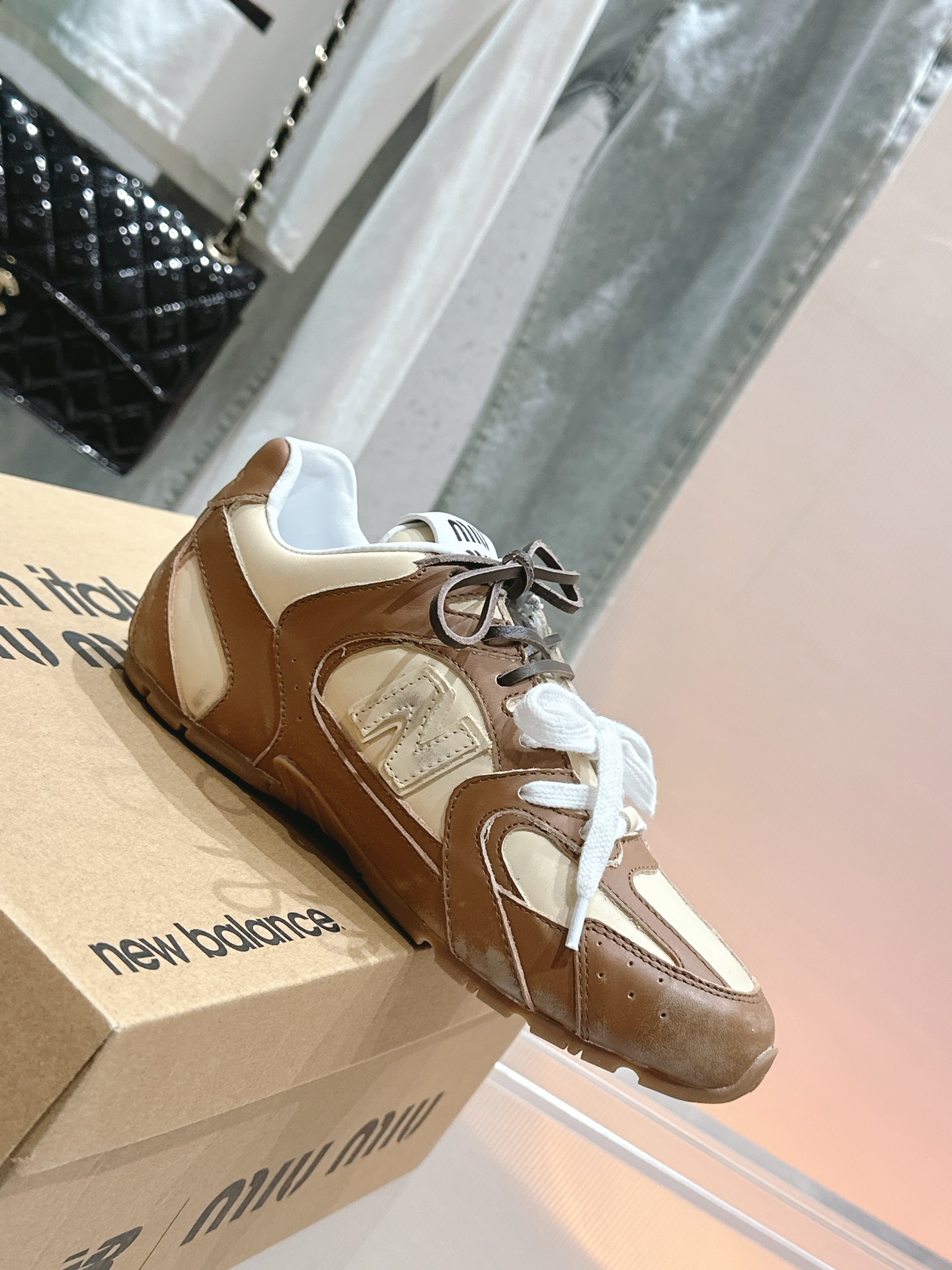 NO:544693,New Balance530 Miao Miao丨New Balance latest series of retro sports casual shoes, original uniform color cowhide, classic fashion mixed and matched two-color shoelace design, original open mold rubber non-slip wear-resistant outsole, size 35-40 [40 customized], casual shoes/sports shoes semi-trail, sneakers, cowhide19860909New Balance530缪缪丨纽巴伦联名款最新系列复古运动休闲鞋 原版一致擦色牛皮制作 经典时尚混搭双色鞋带設計 原版开模橡胶防滑耐磨大底 尺码35-40 [40定做],休闲鞋/运动鞋半拖,sneakers,cowhide,Women's Shoes