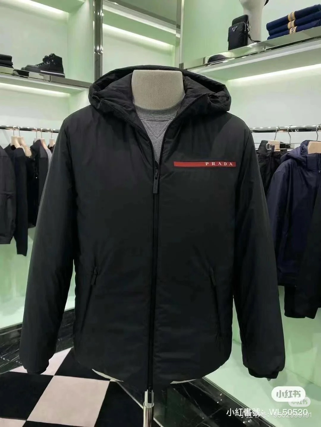 928 PRA... La chaqueta de esquí laminada para exteriores PRA es una leyenda inmortal que resalta el estilo y el tempera…