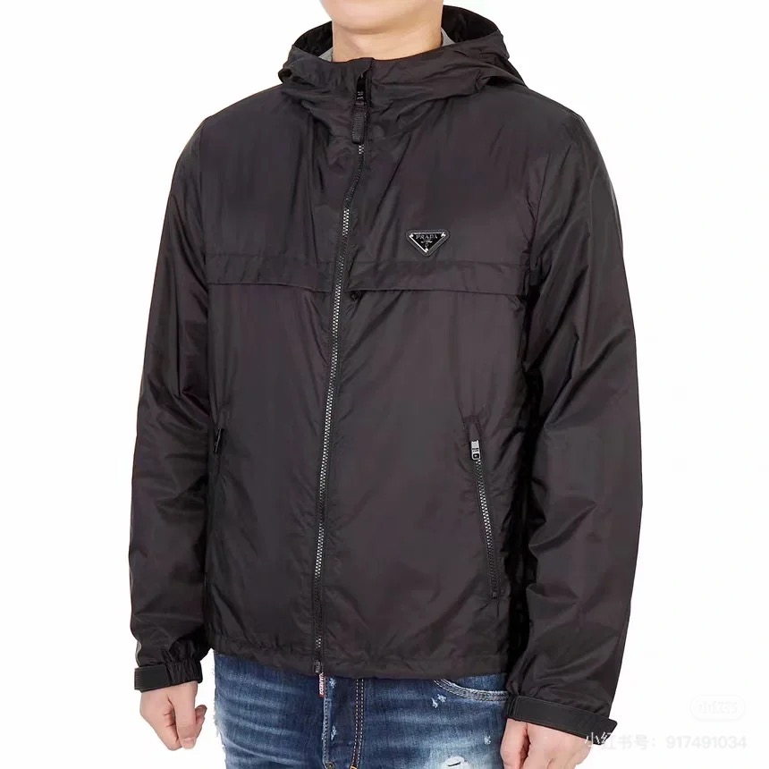 NO:115880,8020 PRA...Prada New style of imported Italian fabrics and fashionable hooded jacket. European counters are synchronized, and the upper body is more casual and elegant. The counter original hardware is luxurious and high-end customized accessories new work!  Luxury brand characteristics logo The latest model of the counter is on the market, with the highest quality shipment in the market, original auxiliary materials, the ultimate luxury!  Soft and comfortable. The upper body is so handsome!  Autumn is suitable for any scene Black Size 48-56, Prada, Prada, Jackets & coats, Hats, Alexander wang198609098020 PRA……普拉达 新款上市意大利进口面料时尚连帽外套.欧洲专柜同步,上身更随意大方,专柜原版五金奢华高档定制配饰新作！奢华品牌特质logo 专柜最新款上市,市场最高品质出货、原版辅料,奢华极致！柔软舒适.上身爆帅！秋季节适合任意场景 黑色 尺码48-56,,prada,prada,jackets & coats,hats,alexander wang,Men's clothing