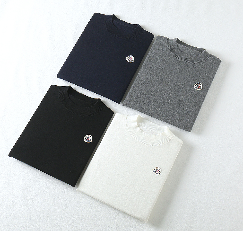 NO:526645,8317 MOC...Mongol 25 new autumn and winter style!  -M family men's semi-high neck short-sleeved wool base shirt, the latest men's short-sleeved wool base shirt in autumn and winter, new varieties of high-quality entry into Merino yarn, four-stand double-layer yarn can produce such high-end effects, trading company channel goods, winter star-level items, practical style for easy wear, universal basic versatile style, and the texture is first-class, 30 wool 40 acrylic 20 nylon 10 elastic fiber, skin-friendly and comfortable without tying, high-end fashionable base shirt is extremely comfortable whether worn alone or in the inner wear, prevents pilling deformation, and is an excellent texture suitable for close-fitting. The minimalist brand logo highlights temperament and shows the high-end and invincible sense of fashion!  It is slim and not tight, and it is highly elastic on all sides. It is definitely a very comfortable upper body experience. It is a single item that can be worn in winter!  It is quite comfortable to wear in a down jacket, with neat and exquisite wiring, exquisite details, excellent upper body effect, no age limit, and is awesome on the Internet!  Color black royal blue gray white Size L-4XL (only size smaller 48=L), T-shirt, down jacket, alexander wang198609098317 MOC……蒙 25秋冬季新款！-M家男士半高领短袖羊毛打底衫,秋冬最新款男士短袖打底衫,新品种高品质进入美利诺纱线,四平针双层纱线才能出品如此高端的效果,贸易公司渠道货,冬季明星级别单品,好穿的实用派,万能基础百搭款式,质感更是一级棒,30羊毛40晴纶20锦纶10弹力蛋白纤维,亲肤舒适不扎人,无论单穿还是内搭都极为舒适的高级时尚的打底衫,防止起球变形,适合贴身穿的绝佳质地.极简品牌logo凸显气质,彰显高级无敌时髦感！修身不紧身,四面高弹,绝对是非常舒适的上身体验感,入冬内搭神物单品！穿在羽绒服里面相当的舒适体验,走线工整精致,细节精湛上身效果十分出色,无年龄层次限定,傲视全网的精品！ 颜色黑色 宝蓝 灰色 白色 尺码L-4XL（偏小一码 48=L）,,T-shirt,down jacket,alexander wang,Men's clothing