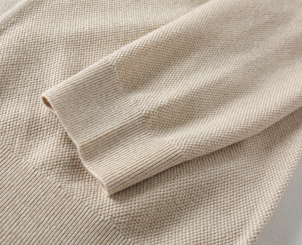 8302 羊毛开衫 可开扣 lP🆕……诺悠 25秋冬季新品-男士羊毛针织翻领开衫。lP🆕的老P设计，上身