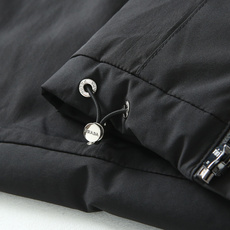 5802 PRA……普拉 25秋冬新款棉服外套 经典静色连帽搭配 让这款衣服显得是如此简约又不失时尚 这 5802 PRA……普拉 25秋冬新款棉服外套 经典静色连帽搭配 让这款衣服显得是如此简约又不失时尚 这