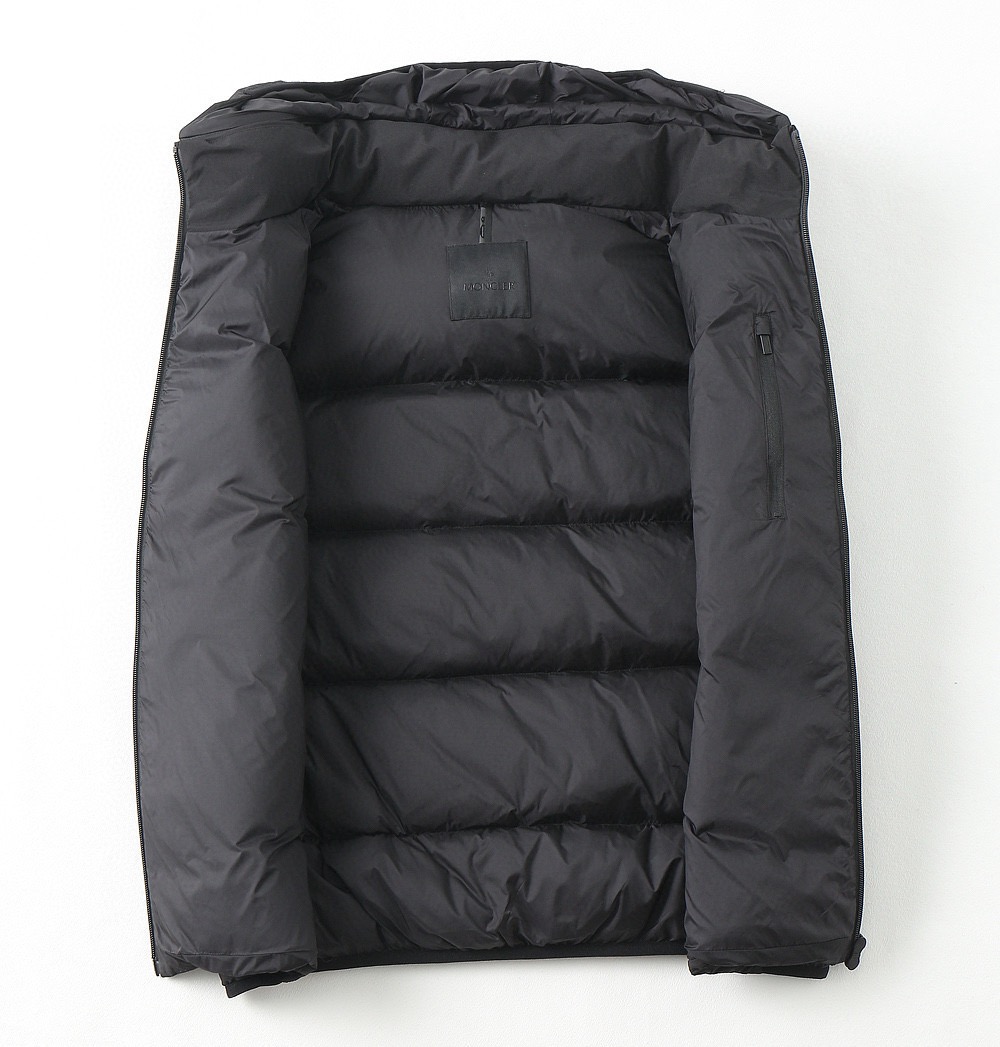 Жилет Moncler