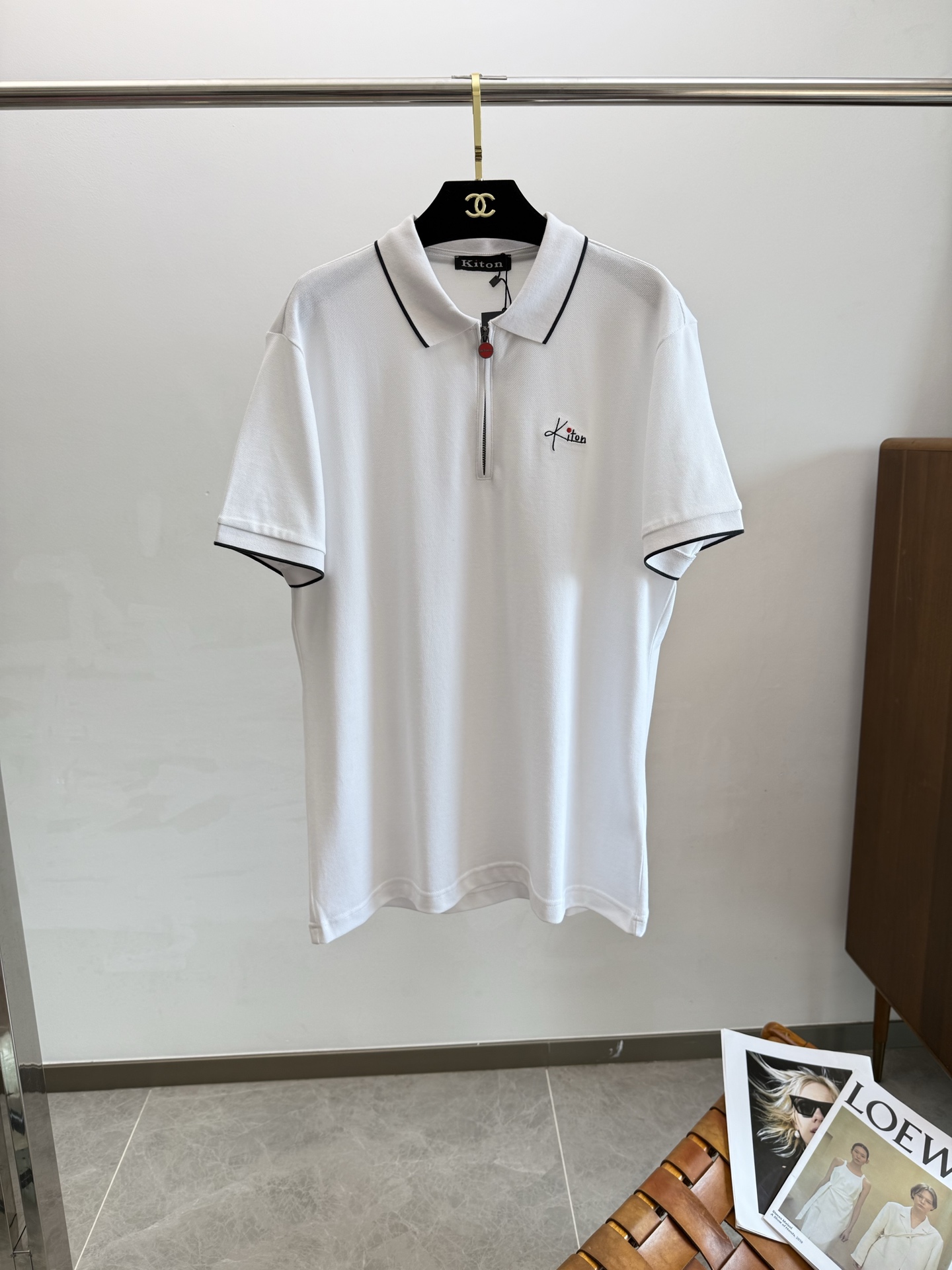 NO:410851,Kiton25S Spring and Summer Men's POLO Iconic LOGO logo on the chest overall is very light business and casual!  !  Customer-supplied mercerized cotton, the upper body is light, comfortable and smooth, and it will definitely make you feel worthwhile!  !  !  Code number M-3XL, alexander wang19860909Kiton25S春夏男士POLO 胸前标志性LOGO徽标 整体非常的轻商务休闲！！客供丝光棉,上身轻盈舒适顺滑 到手绝对让你觉得物有所值的一件单品！！！码数M一3XL,,alexander wang,Men's clothing