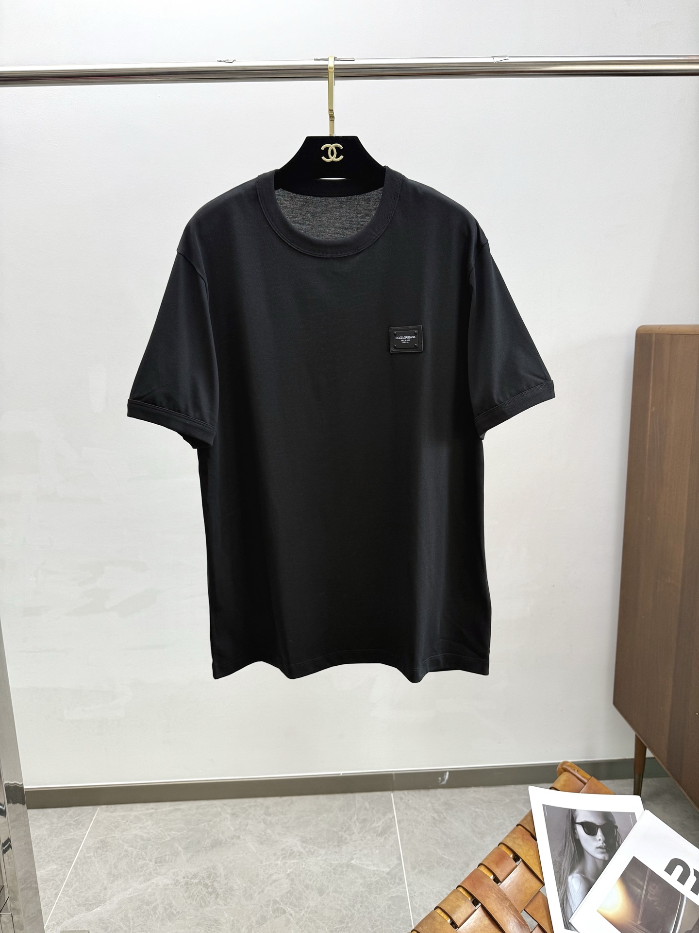 NO:417623,(Good News of Fat Brother) DG2025 Spring and Summer New Short Sleeves The overall color is bright and bright, the feel is smooth and soft, the draping feel is very strong, the texture is natural and soft, the body is super comfortable, and the draping feel is very strong!  T-shirts are very comfortable and practical in daily wear, super toughness is better than ordinary cotton, the texture is delicate, soft and skin-friendly, the touch is light and cool, the color is bright and the color is fast, the breathability and drape are good.. Number of codes M-5XL, T-shirt,tees, t-shirt,alexander wang19860909(胖哥哥福音） DG2025 春夏新款短袖 整体上色泽较鲜明和光亮,手感顺滑揉软,悬垂感特强,质地自然柔软、贴身超级舒服,悬垂感特强！ T恤日常穿搭很自在很实用,超级的有韧性比起一般的棉手感质感都更好的,面料质地细腻、柔软、亲肤,触感轻薄凉爽,色泽艳丽色牢度高,透气性及悬垂性好..码数M-5XL,,T-shirt,tees，t-shirt,alexander wang,Men's clothing