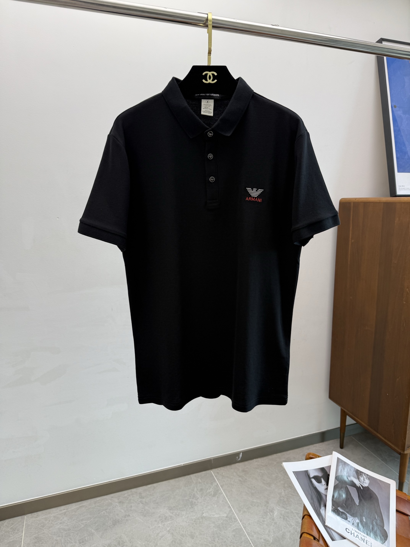 NO:417465,EA25S Spring and Summer Men's POLO Iconic LOGO logo on the chest. Overall, it is very light business and casual!  !  Customer-supplied mercerized cotton, the upper body is light, comfortable and smooth, and it will definitely make you feel worthwhile!  !  !  Code number M-3XL, alexander wang19860909EA25S春夏男士POLO 胸前标志性LOGO徽标 整体非常的轻商务休闲！！客供丝光棉,上身轻盈舒适顺滑 到手绝对让你觉得物有所值的一件单品！！！ 码数M-3XL,,alexander wang,Men's clothing
