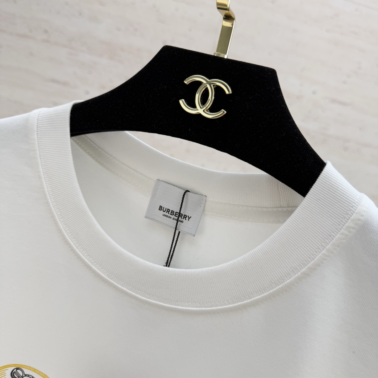 Burberry Black Cotton T-Shirt with Equestrian Knight Design S-2XL 4 i1749136008387 6130 0 3