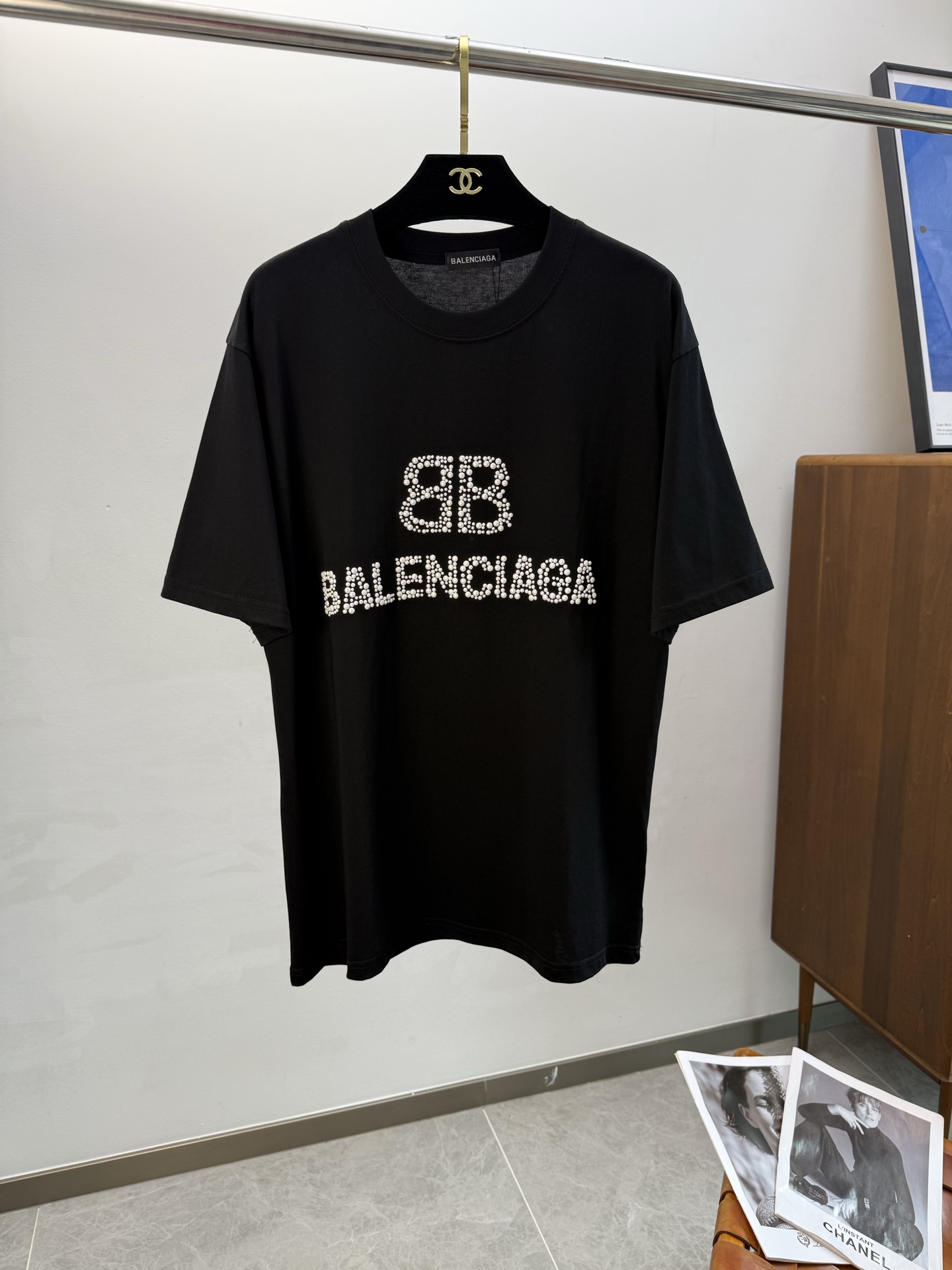 Balenciaga Rhinestone Logo Black Cotton T-Shirt Short Sleeve Unisex 2 i1749136287063 7595 0 4