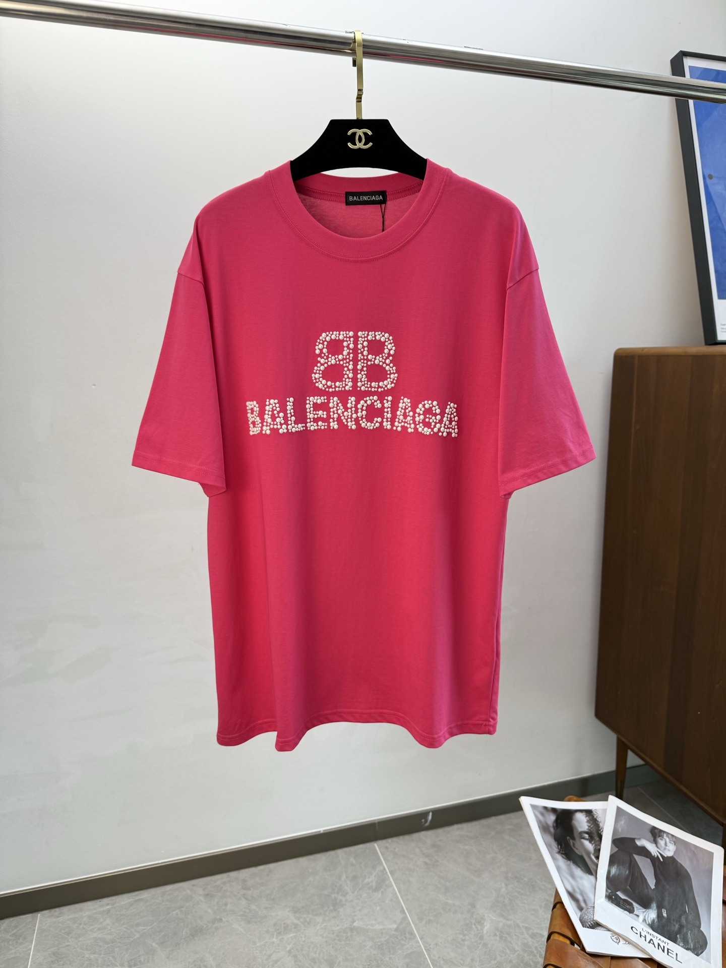 Balenciaga Rhinestone Logo Black Cotton T-Shirt Short Sleeve Unisex 3 i1749136288552 8591 0 1