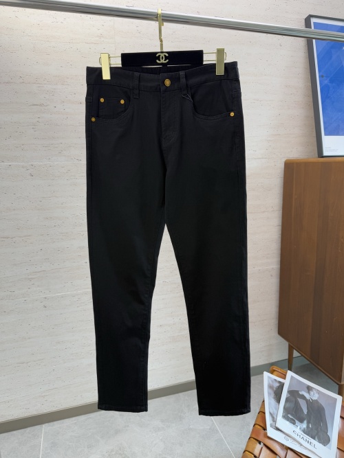 Louis Vuitton Men's Straight Leg Jeans – Black Cotton Denim, Sizes 29-38 1 Louis Vuitton Men's Straight Leg Jeans – Black Cotton Denim, Sizes 29-38