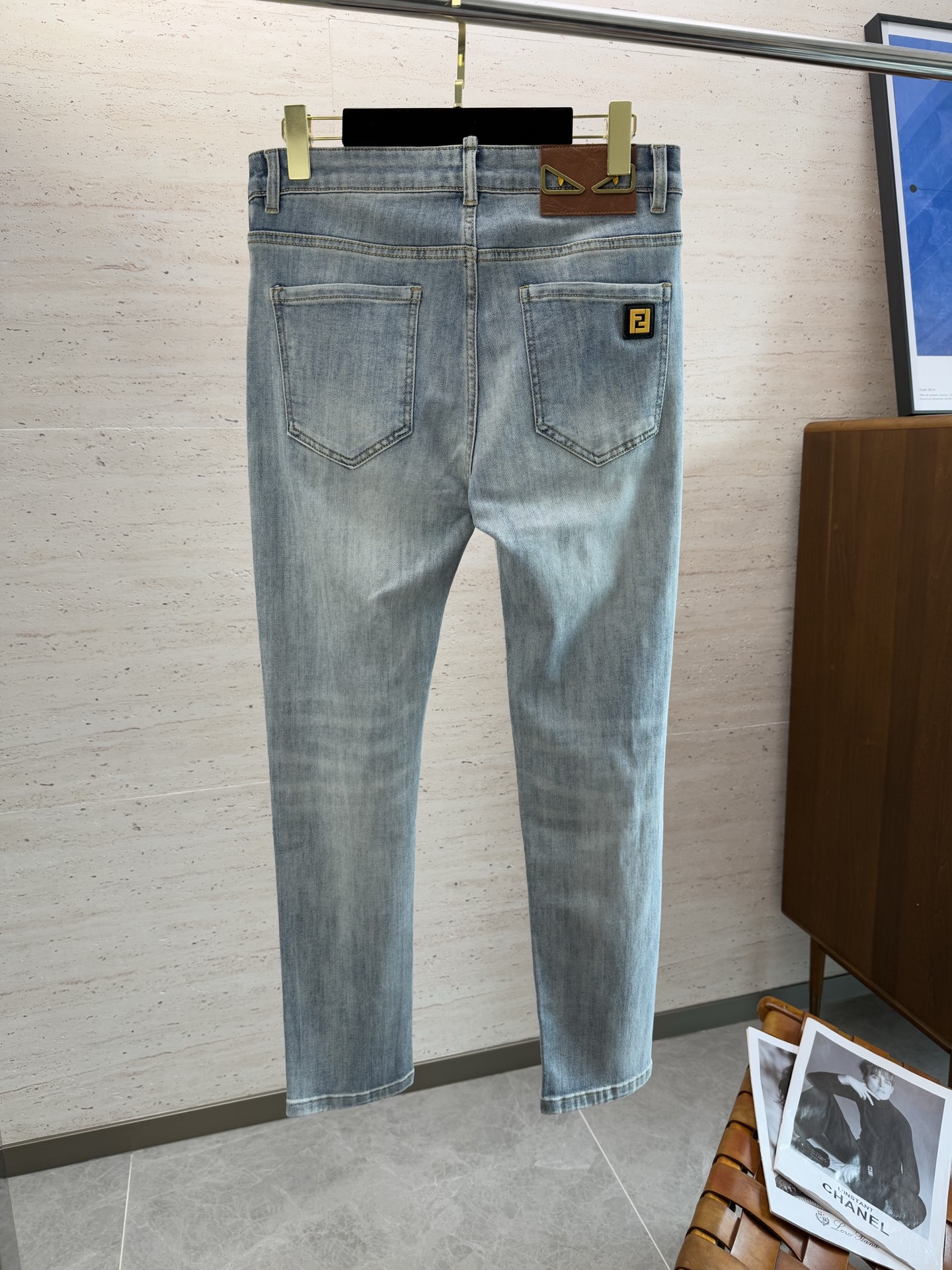 Men's Straight-Leg Jeans in Soft Cotton Denim with Subtle Logo Detail. 3 i1749388570986 825 0 1