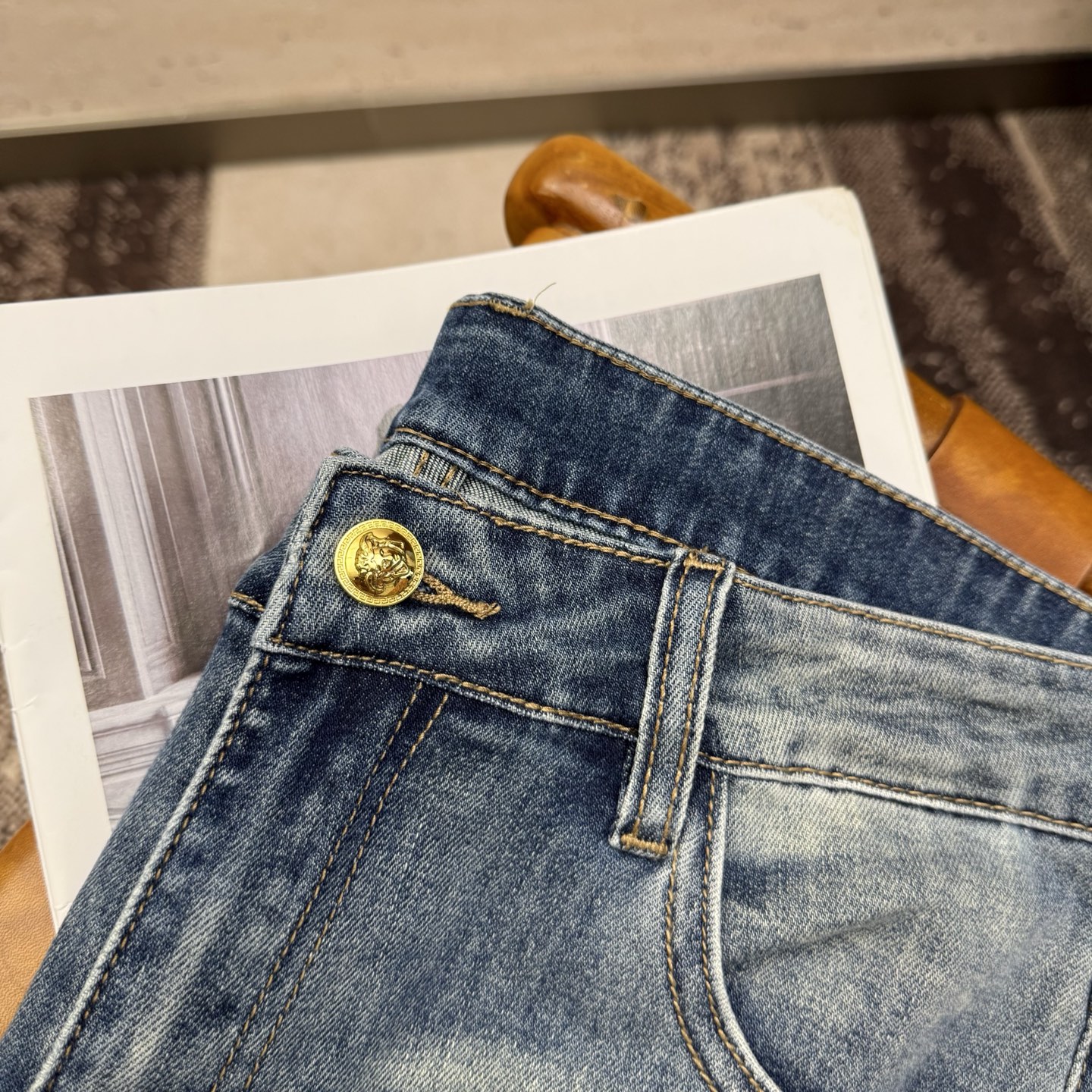 Men's Straight-Leg Cotton Denim Jeans with Embossed Logo Accent, Sizes 29-38 5 i1750160764304 9505 0 0