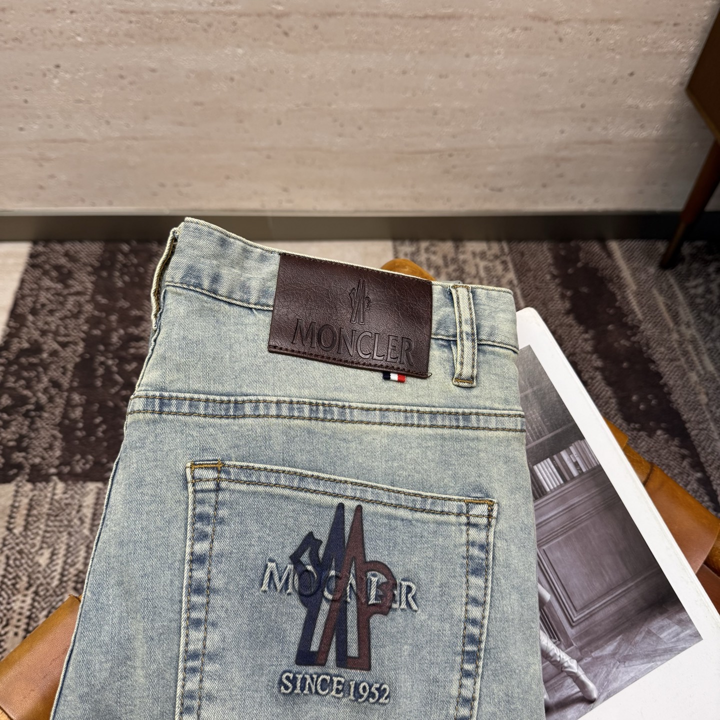 Men's Straight-Leg Jeans in Soft Cotton Denim with Embossed Logo Detail 4 i1750257756038 8745 0 6