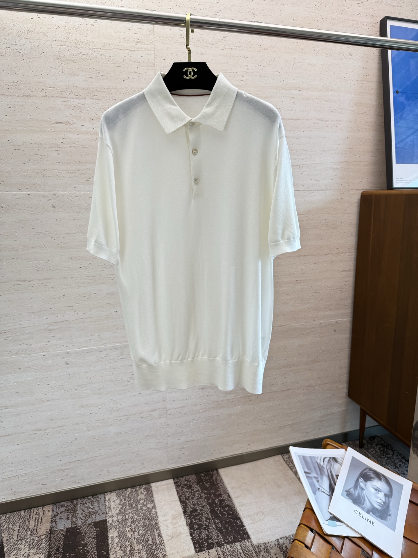 NO:422625,LP.25S spring and summer new knitted casual lapel short-sleeved POLO is very light business casual overall!  !  Customer-supplied mercerized cotton, the upper body is light, comfortable and smooth, and it will definitely make you feel worthwhile!  !  !  Count 48-56, loro piana, T-shirt, alexander wang19860909LP.25S春夏新款针织休闲翻领短袖POLO 整体非常的轻商务休闲！！客供丝光棉,上身轻盈舒适顺滑 到手绝对让你觉得物有所值的一件单品！！！ 码数48-56,,loro piana,T-shirt,alexander wang,Men's clothing