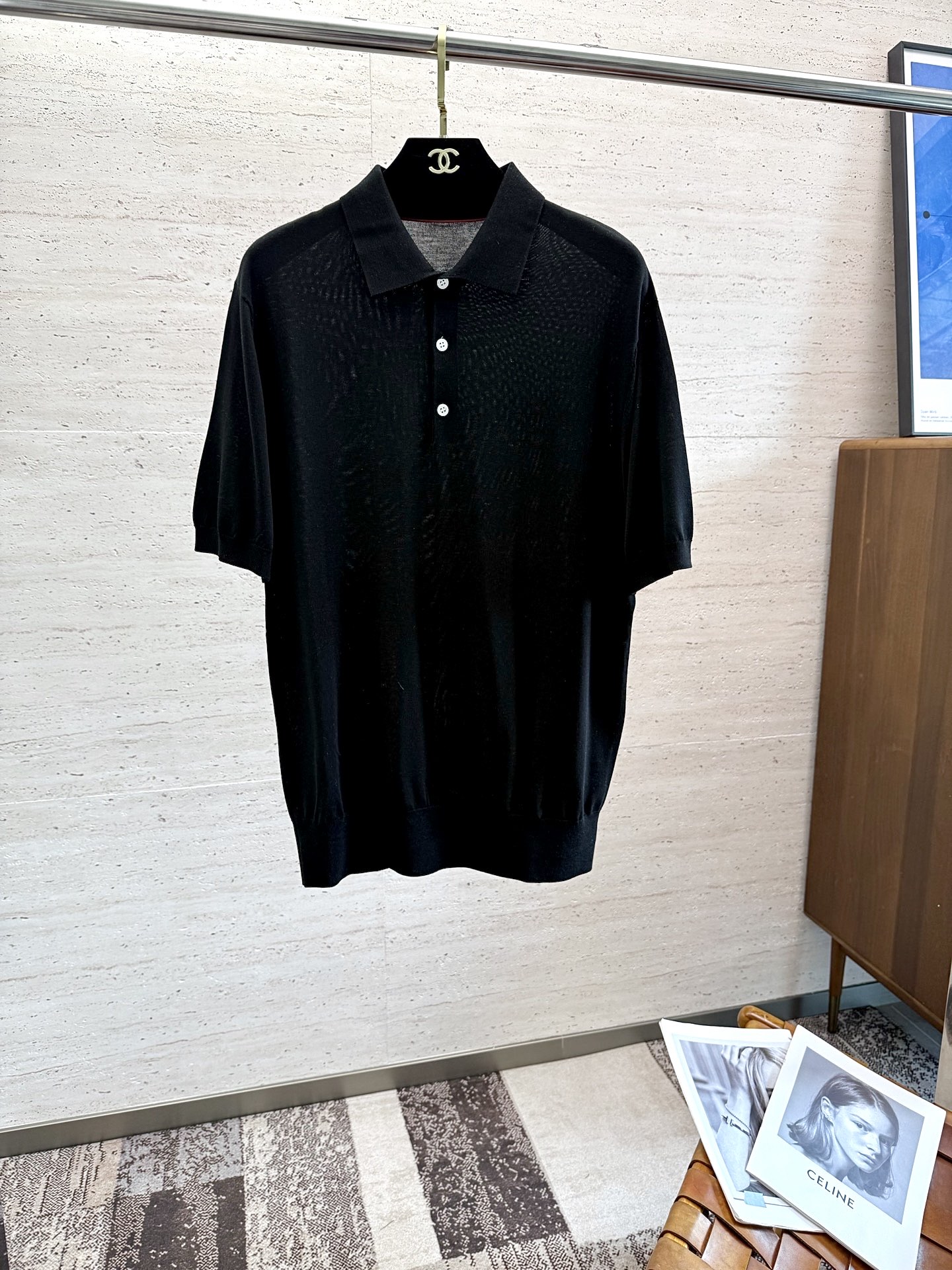 NO:422721,LP.25S spring and summer new knitted casual lapel short-sleeved POLO is very light business casual overall!  !  Customer-supplied mercerized cotton, the upper body is light, comfortable and smooth, and it will definitely make you feel worthwhile!  !  !  Count 48-56, loro piana, T-shirt, alexander wang19860909LP.25S春夏新款针织休闲翻领短袖POLO 整体非常的轻商务休闲！！客供丝光棉,上身轻盈舒适顺滑 到手绝对让你觉得物有所值的一件单品！！！ 码数48-56,,loro piana,T-shirt,alexander wang,Men's clothing