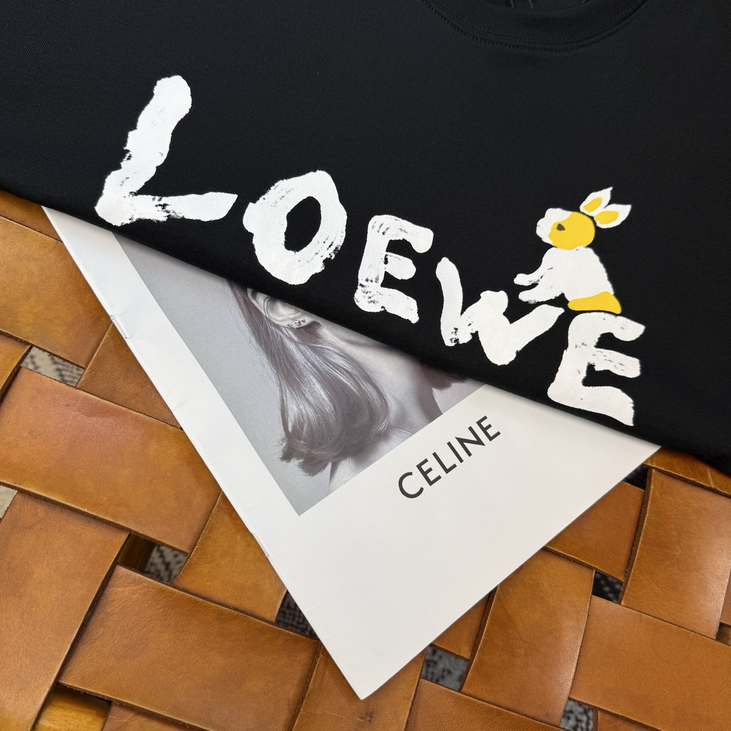Loewe טי שירט שרוול קצר שחור עם הדפס ארנב עונת אביב-קיץ 5 i1751031369724 9471 0 6