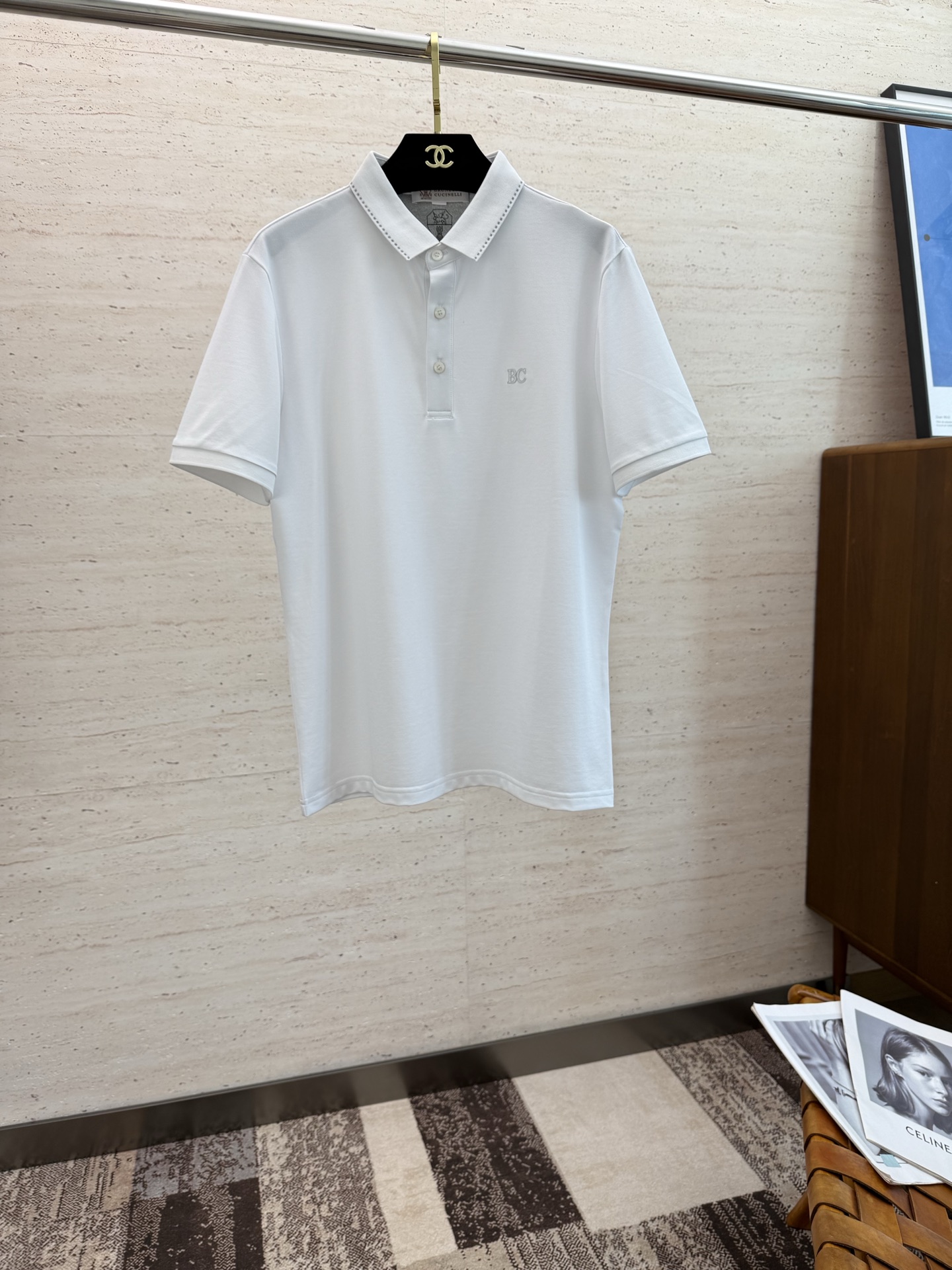 NO:450181,BC25S Spring and Summer Men's POLO Iconic LOGO logo on the chest. Overall, it is very light business and casual!  Mulberry silk cotton is a light, comfortable and smooth upper body. It is definitely a piece that makes you feel worthwhile!  !  !  Code number M-3XL, alexander wang19860909BC25S春夏男士POLO 胸前标志性LOGO徽标 整体非常的轻商务休闲！桑蚕丝棉 上身轻盈舒适顺滑 到手绝对让你觉得物有所值的一件单品！！！ 码数M-3XL,,alexander wang,Men's clothing