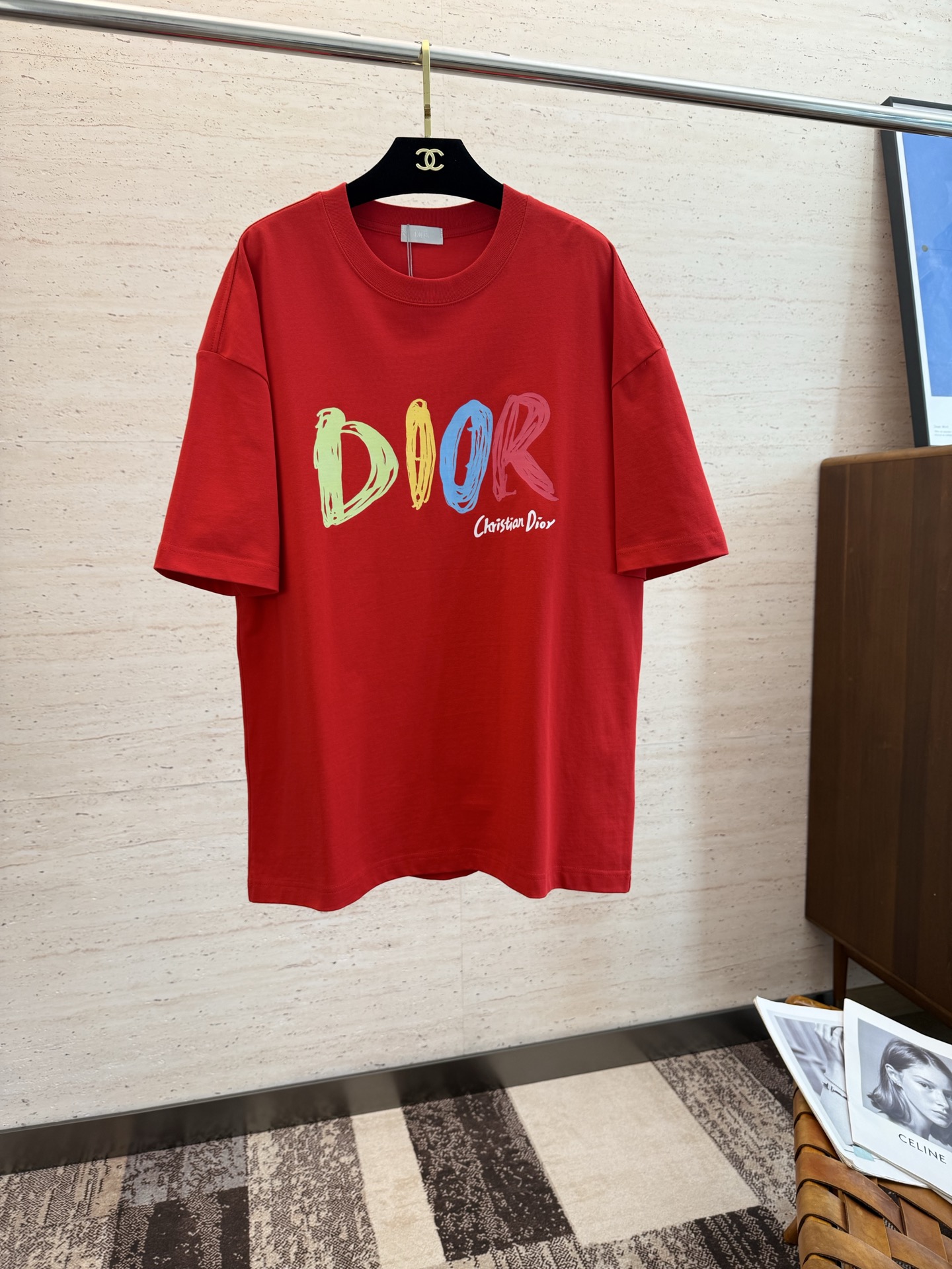 NO:450243,CD2025 Spring and Summer New Short Sleeves The overall color is bright and bright, with a smooth and soft feel, with a strong drape, natural and soft texture, super comfortable in the body, and a strong drape!  T-shirts are very comfortable and practical in daily wear, super toughness is better than ordinary cotton, the texture is delicate, soft and skin-friendly, the touch is light and cool, the color is bright and the color is fast, the breathability and drape are good.. Number of codes M-2XL, T-shirt,tees, t-shirt,alexander wang19860909CD2025 春夏新款短袖 整体上色泽较鲜明和光亮,手感顺滑揉软,悬垂感特强,质地自然柔软、贴身超级舒服,悬垂感特强！ T恤日常穿搭很自在很实用,超级的有韧性比起一般的棉手感质感都更好的,面料质地细腻、柔软、亲肤,触感轻薄凉爽,色泽艳丽色牢度高,透气性及悬垂性好..码数M-2XL,,T-shirt,tees，t-shirt,alexander wang,Men's clothing