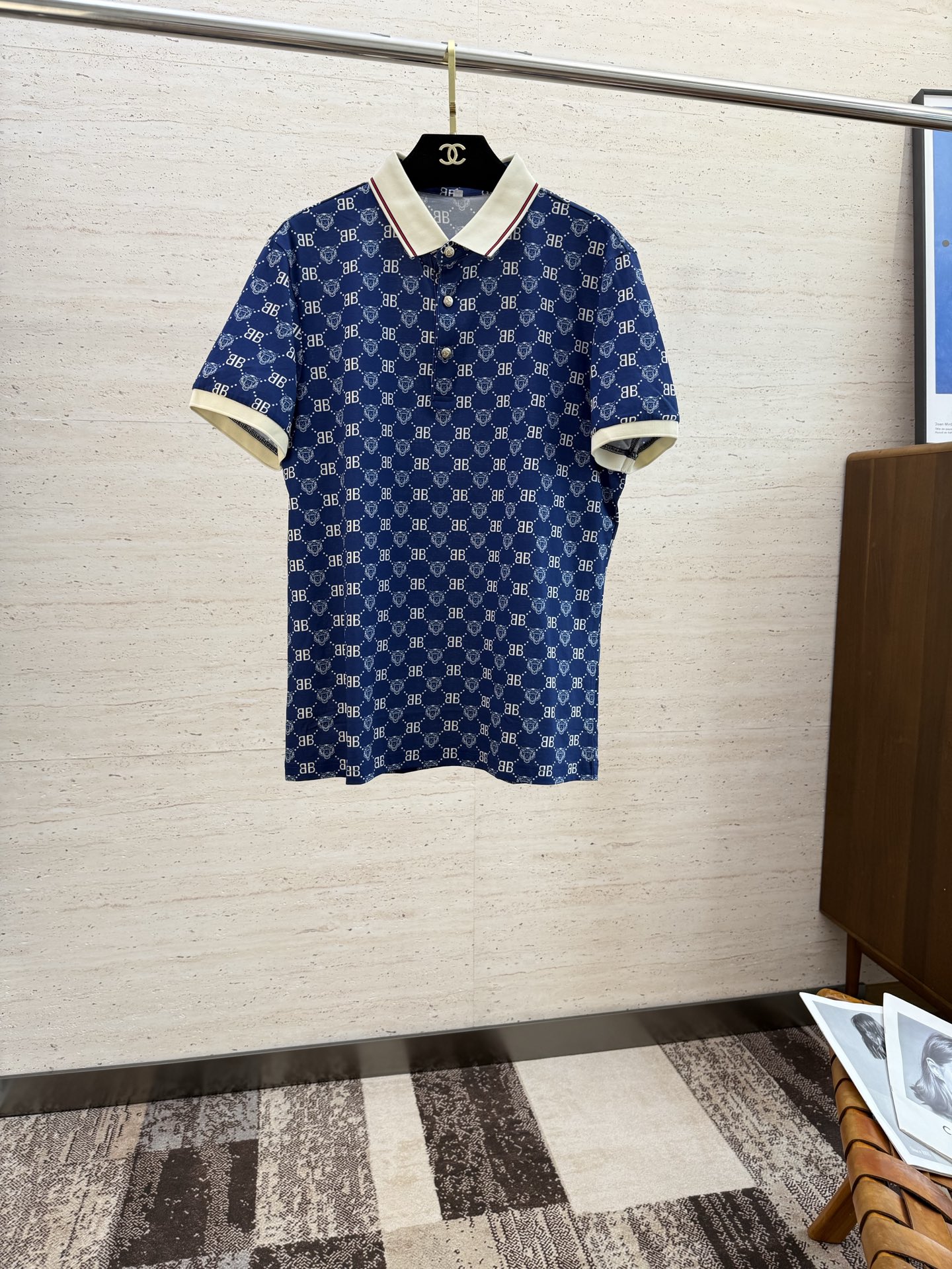 NO:491232,BAL25S Spring and Summer Men's POLO Iconic LOGO logo on the chest. Overall, it is very light business and casual!  Customer-supplied mercerized cotton, the upper body is light, comfortable and smooth, and it is definitely a piece that makes you feel good about your money!  !  !  Code number M-3XL, alexander wang19860909BAL25S春夏男士POLO 胸前标志性LOGO徽标 整体非常的轻商务休闲！客供丝光棉 上身轻盈舒适顺滑 到手绝对让你觉得物有所值的一件单品！！！ 码数M-3XL,,alexander wang,Men's clothing