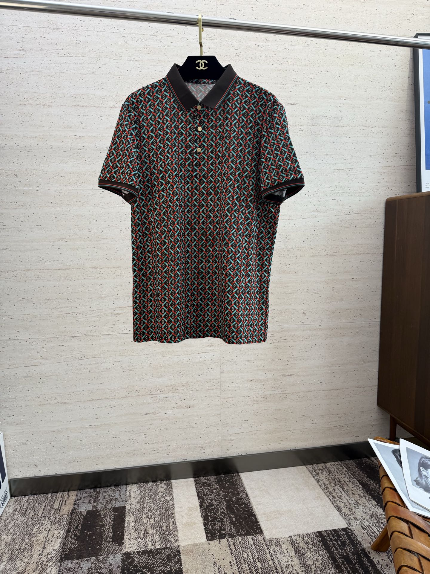 NO:491226,GU25S Spring and Summer Men's POLO Iconic LOGO logo on the chest. Overall, it is very light business and casual!  Customer-supplied mercerized cotton, the upper body is light, comfortable and smooth, and it is definitely a piece that makes you feel good about your money!  !  !  Code number M-3XL, alexander wang19860909GU25S春夏男士POLO 胸前标志性LOGO徽标 整体非常的轻商务休闲！客供丝光棉 上身轻盈舒适顺滑 到手绝对让你觉得物有所值的一件单品！！！ 码数M-3XL,,alexander wang,Men's clothing