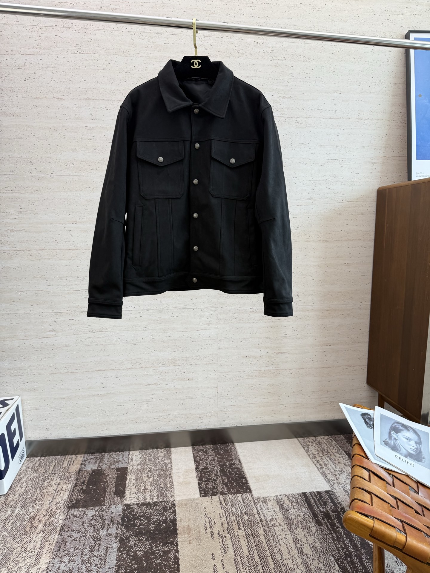 NO:498877,TF2025 men's new pocket suede jacket, carefully crafted with suede leather, the classic style highlights the novelty and can also enhance the fashion sense of the style, highlight the classic charm, and create a delicate look. The overall style is a relaxed and casual shirt jacket, customized with the same color inner lining, and the full quality is developed. Number M-2xl,,tom ford, jackets & coats, jackets & coats,shirts,chamois leather,alexander wang19860909TF2025男士新款口袋麂皮绒夹克外套,采用麂皮绒皮革精心制作,经典版型,凸显新意同时也能提升款式的时尚感,彰显经典魅力,打造精致造型.整体是一件轻松随意、易于穿搭的衬衫式夹克,定制同色系内里,全品相开发 码数M-2xl,,tom ford,jackets & coats,jackets & coats,shirts,chamois leather,alexander wang,Men's clothing