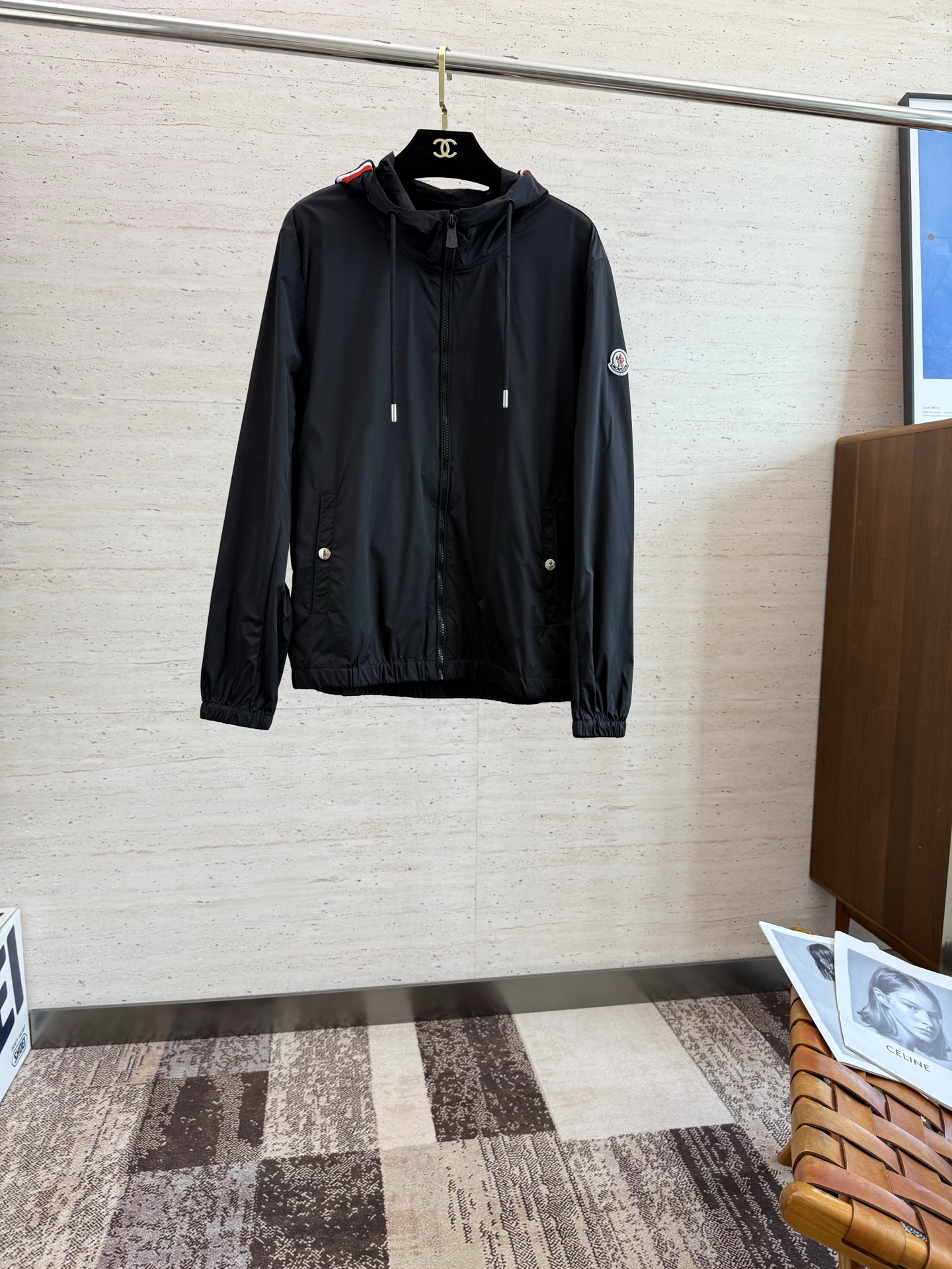 NO:491216,MON25S new men's hooded jacket jacket...a top-notch item that is absolutely heavy industry, the classic color wardrobe infuses modern and innovative.... It has a very high-end texture, very high practical wearability, and excellent scratching..M-3XL,,jackets & coats,jackets & coats,hats,alexander wang19860909MON25S新款男士连帽夹克外套........一款绝对重工的顶级单品,颜色经典衣橱注入现代新意.......非常高档次的质地,实穿性极高 挺刮性极好..码数M-3XL,,jackets & coats,jackets & coats,hats,alexander wang,Men's clothing