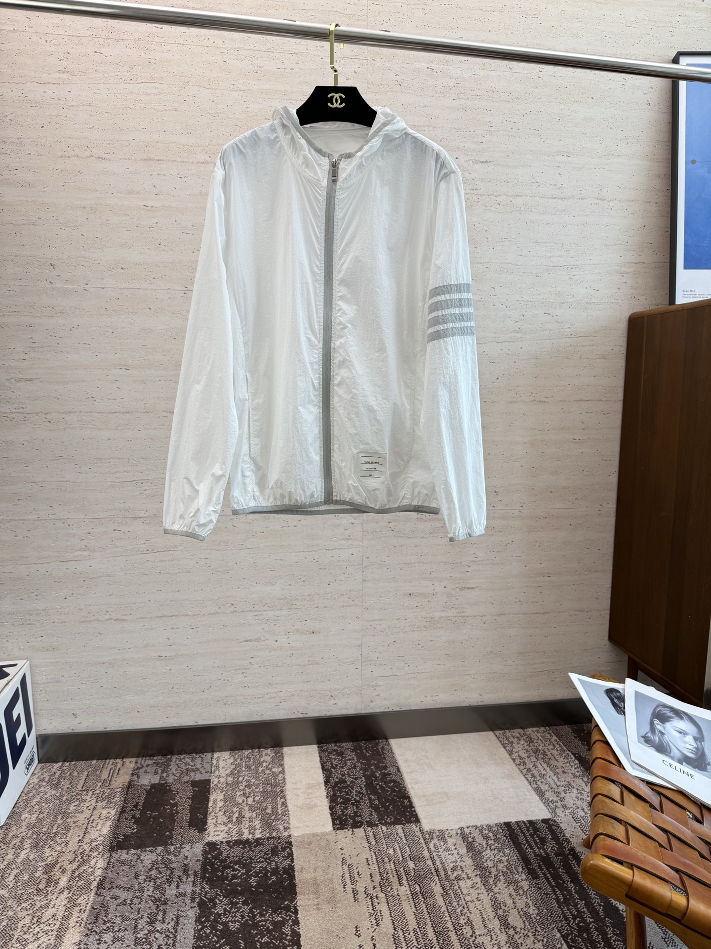 NO:496476,TB25S new men's hooded jacket...a top-notch item that is absolutely heavy industry, the color of the classic wardrobe is infused with modern innovation.... It has a very high-end texture, very high practical wearability, very good scraping...M-3XL,,jackets & coats,hats,alexander wang19860909TB25S新款男士连帽外套........一款绝对重工的顶级单品,颜色经典衣橱注入现代新意.......非常高档次的质地,实穿性极高 挺刮性极好..码数M-3XL,,jackets & coats,hats,alexander wang,Men's clothing