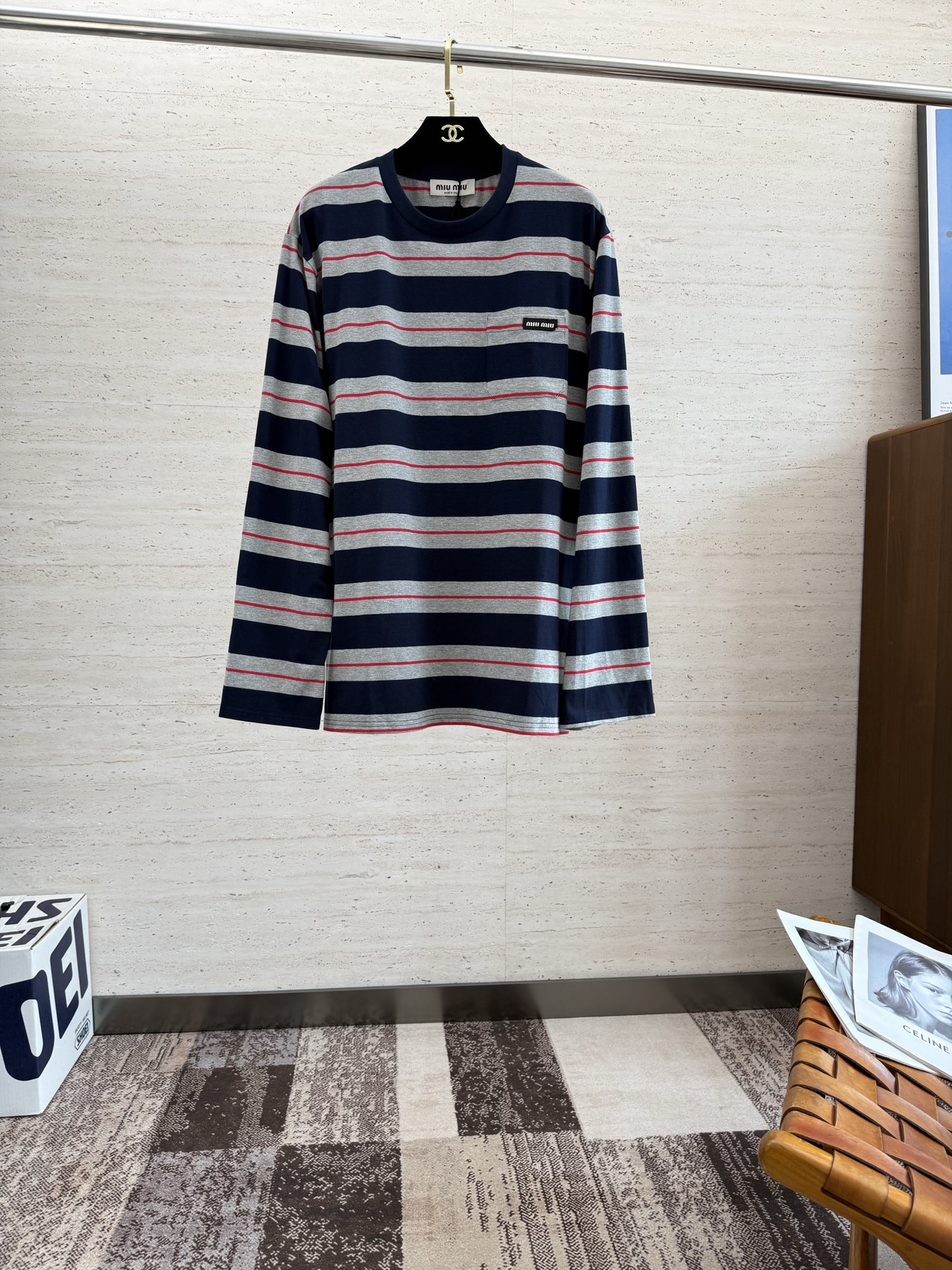 NO:514610,MiuMiu25S autumn striped round neck long-sleeved sweatshirt, same style for men and women... Regular version Pure cotton fabric upper body breathable soft and comfortable Fabric ready-made garments twice washing machine washing is not easy to deform Size XS-L (the style is too large), Miumiu, hoodie, sweatshirts, alexander wang19860909MiuMiu25S秋季条纹圆领长袖卫衣 男女同款......常规版型 纯棉面料 上身透气柔软舒适 面料成衣两遍洗水 机洗不易变形 码数XS-L（版型偏大）,,miumiu,hoodie,sweatshirts,alexander wang,Men's clothing