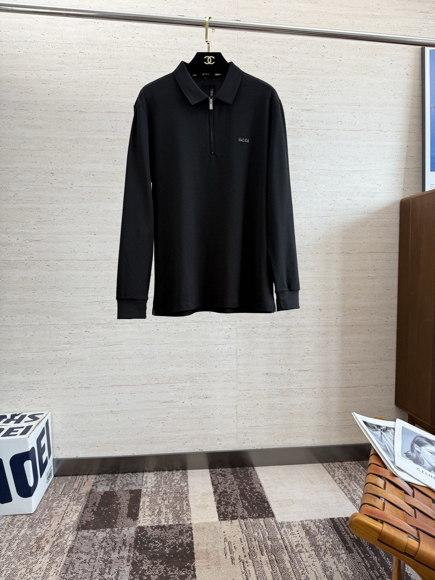 NO:514592,BOSS25S early autumn men's semi-zipper long-sleeved POLO iconic LOGO logo on the chest. Overall, it is very light business and casual!  Pure cotton fabric, light, comfortable and smooth upper body, it is definitely a piece that makes you feel good for money!  !  !  Code number M-4XL, alexander wang19860909BOSS25S早秋男士半拉链长袖POLO 胸前标志性LOGO徽标 整体非常的轻商务休闲！纯棉面料,上身轻盈舒适顺滑 到手绝对让你觉得物有所值的一件单品！！！ 码数M-4XL,,alexander wang,Men's clothing