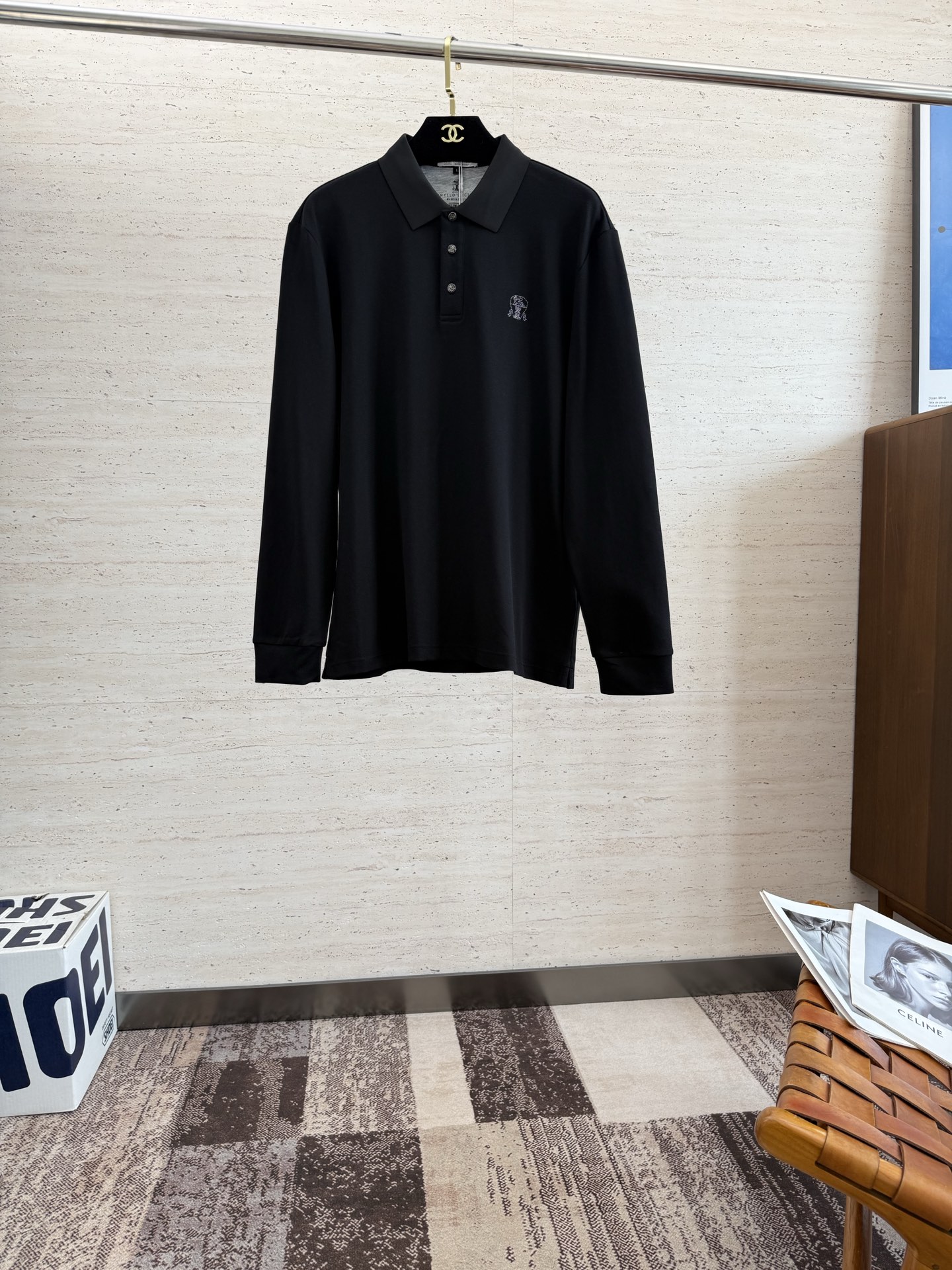 NO:514598,BC25S early autumn men's long-sleeved POLO iconic LOGO logo on the chest. Overall, it is very light business and casual!  Pure cotton fabric, light, comfortable and smooth upper body, it is definitely a piece that makes you feel good for money!  !  !  Code number M-4XL, alexander wang19860909BC25S早秋男士长袖POLO 胸前标志性LOGO徽标 整体非常的轻商务休闲！纯棉面料,上身轻盈舒适顺滑 到手绝对让你觉得物有所值的一件单品！！！ 码数M-4XL,,alexander wang,Men's clothing