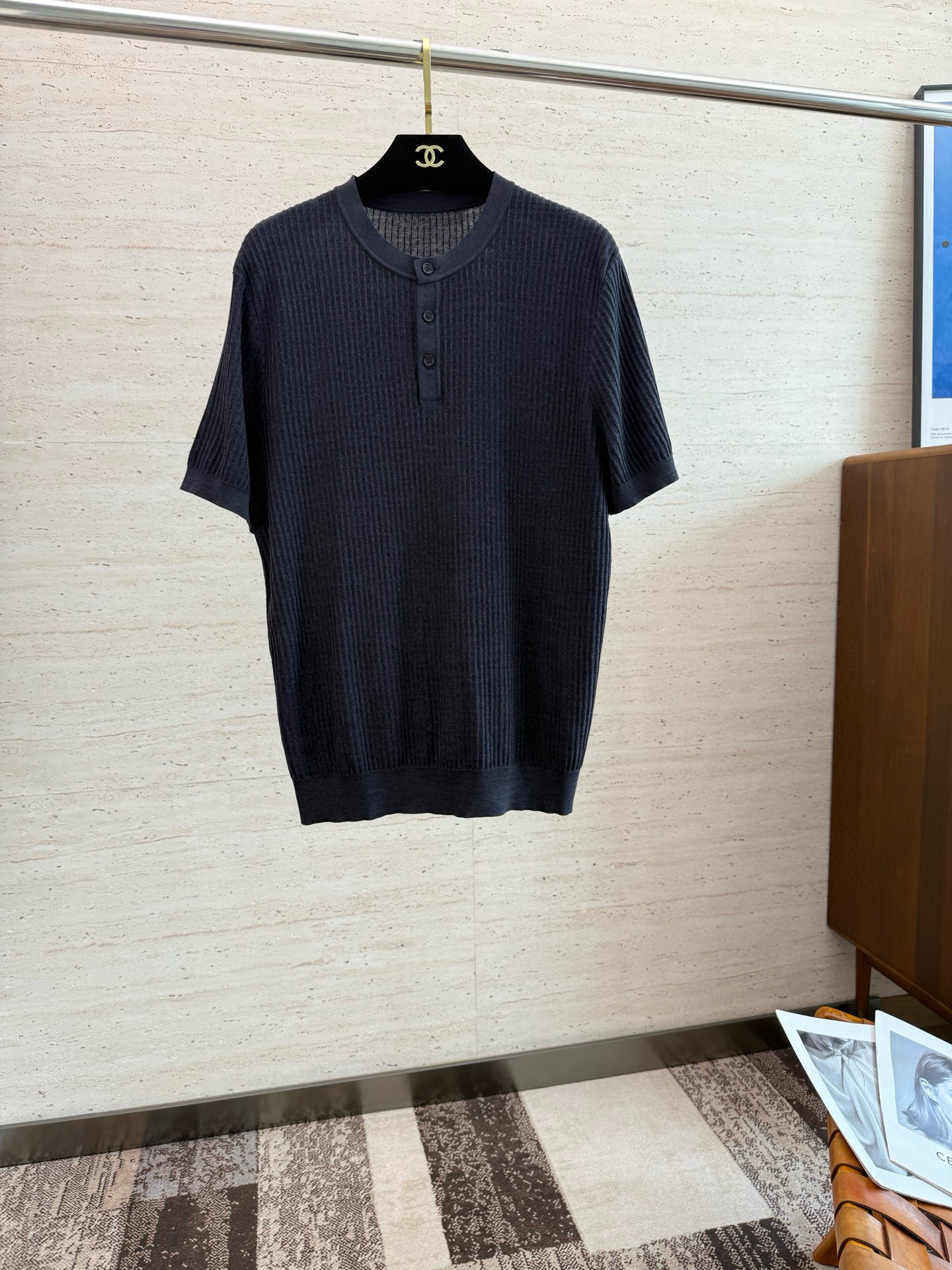 NO:522350,LP..2025 spring and summer casual knitted round neck short sleeves... Customized mulberry silk blended plain wool fabric. Fabric ingredients include mulberry silk 130-day silk 54 anti-pilled acrylic, firm and three-dimensional!  Code number M-4XL, loro piana, T-shirt, alexander wang19860909LP..2025春夏休闲针织圆领短袖……定制桑蚕丝混纺平纹毛织面料 面料成份含 桑蚕丝 130天丝54抗起球晴纶 紧实有立体 ！码数M-4XL,,loro piana,T-shirt,alexander wang,Men's clothing