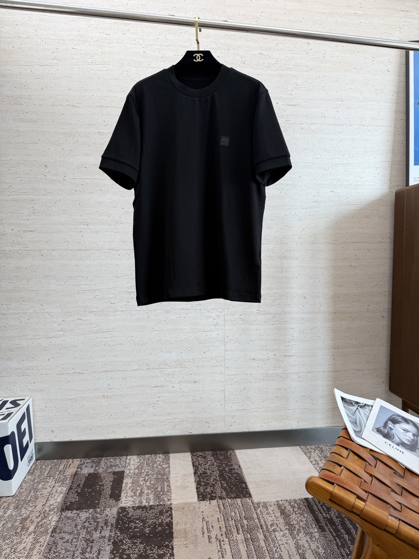 NO:532069,LV25S autumn men's round neck short sleeves are very amazing, made of pure cotton fabrics, with superior breathability and warmth. Even if you wear them close to them, you will not feel thorny. The comfort level is definitely beyond your imagination. You will understand it when you get the actual product!  !  !  Code number M-5XL, louis vuitton, T-shirt, alexander wang19860909LV25S秋季男士圆领短袖,十分惊艳,客供纯棉面料打造 拥有优越的透气性与保暖性,即便是贴身穿着也不会有扎刺感可言,舒适程度绝对超乎你的想象,实物到手你就会懂得！！！码数M-5XL,,louis vuitton,T-shirt,alexander wang,Men's clothing