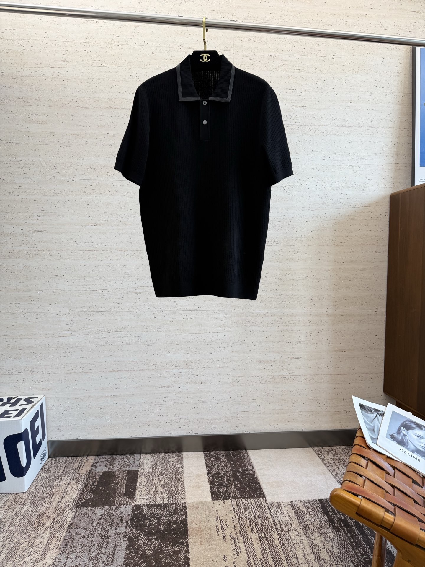 NO:573007,BV25S autumn men's knitted lapel short-sleeved pol is very stunning. The knitted fabric supplied by customers has excellent breathability and warmth. Even if it is worn close to the body, it will not feel prickly. The comfort level is definitely beyond your imagination. You will understand when you get the actual product!  !  !  Code number 48-56,,bottega veneta,T-shirt,alexander wang19860909BV25S秋季男士针织翻领短袖pol,十分惊艳,客供针织面料 拥有优越的透气性与保暖性,即便是贴身穿着也不会有扎刺感可言,舒适程度绝对超乎你的想象,实物到手你就会懂得！！！码数48-56,,bottega veneta,T-shirt,alexander wang,Men's clothing