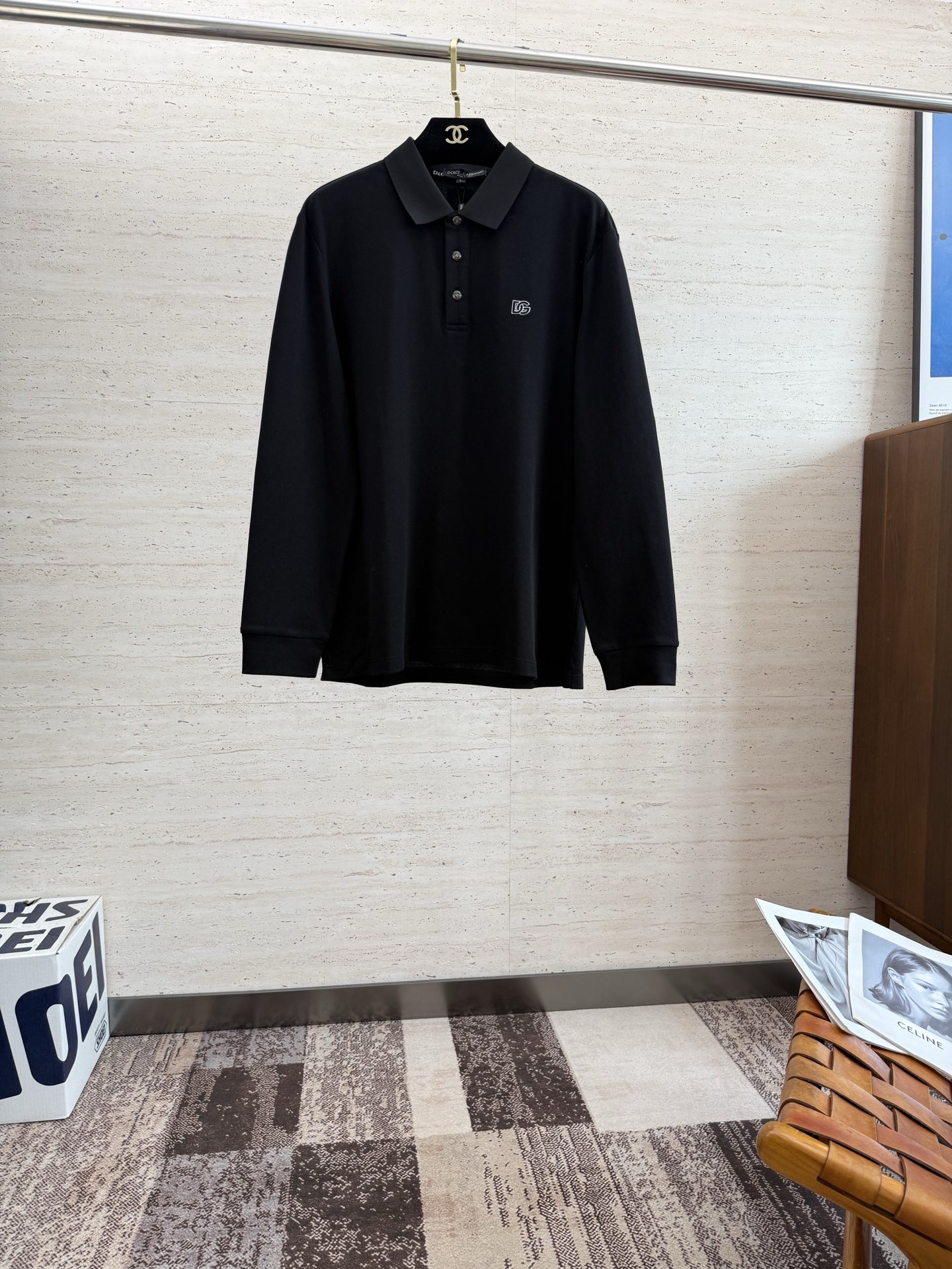 NO:573028,DG25S early autumn men's long-sleeved POLO has the iconic LOGO on the chest. The overall look is very light business casual!  Pure cotton fabric, the upper body is light, comfortable and smooth. It is a piece that you will definitely feel is worth your money!  !  !  Size M-4XL,,alexander wang19860909DG25S早秋男士长袖POLO 胸前标志性LOGO徽标 整体非常的轻商务休闲！纯棉面料,上身轻盈舒适顺滑 到手绝对让你觉得物有所值的一件单品！！！ 码数M-4XL,,alexander wang,Men's clothing