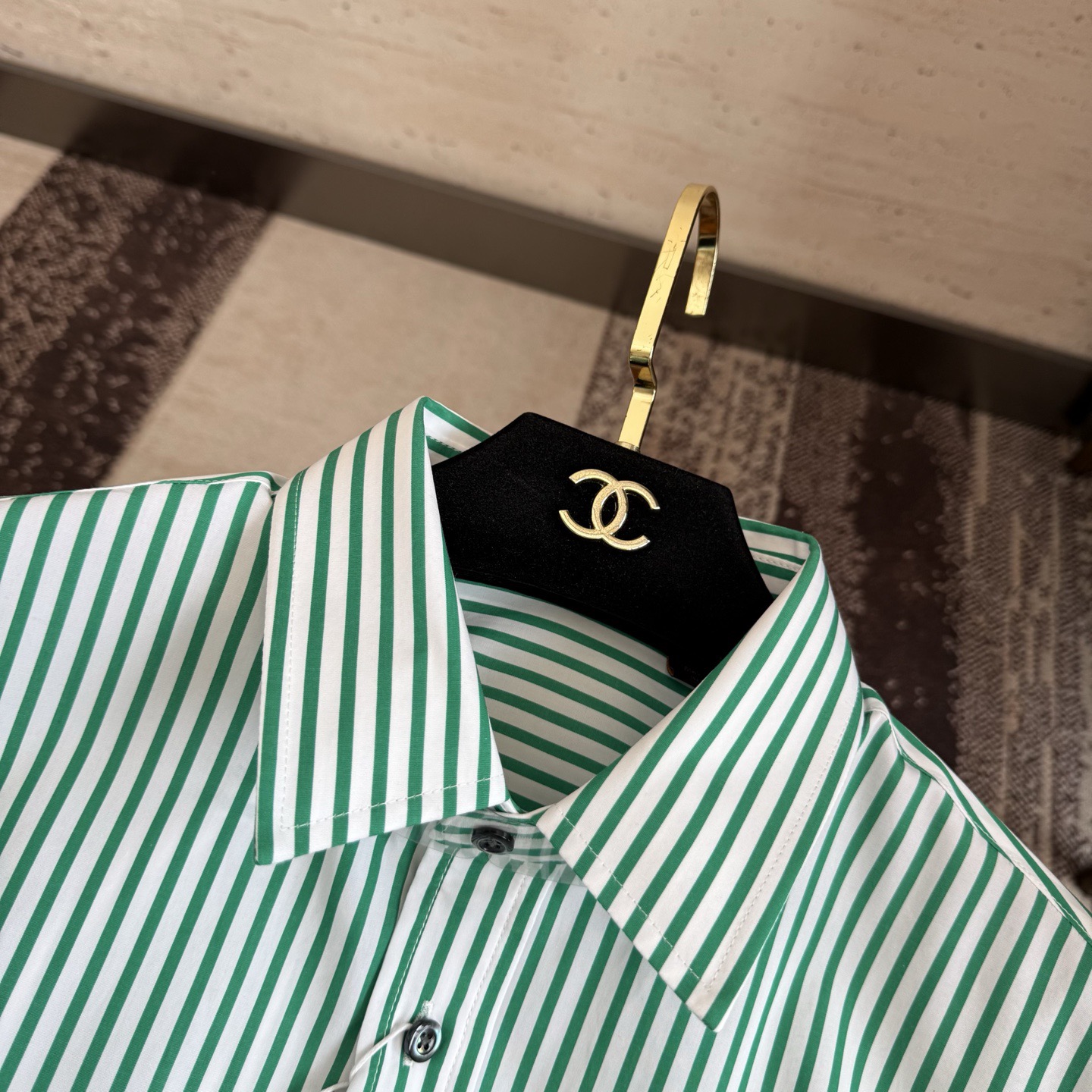 新款 🔥🔥LV25SS早秋男士条纹长袖衬衫......客供棉质面料 密度高触感丝滑细腻 贴身舒适度与透气