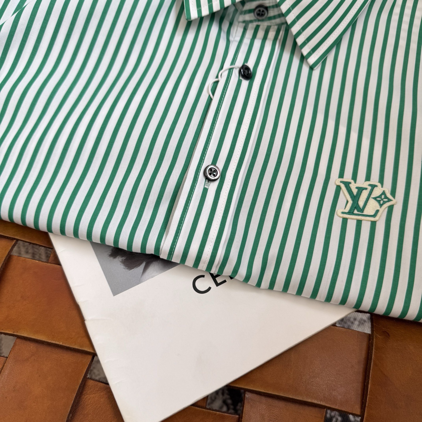 新款 🔥🔥LV25SS早秋男士条纹长袖衬衫......客供棉质面料 密度高触感丝滑细腻 贴身舒适度与透气