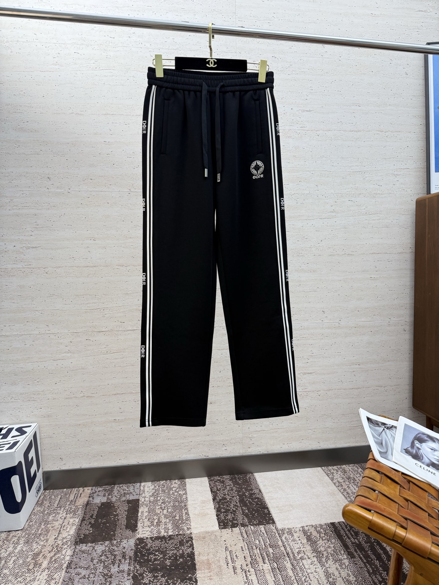 NO:532071,CD25S autumn and winter men's drawstring casual pants, the latest top body style is invincible!  One that can be seen with your eyes closed. This pants are very versatile, elastic waist, and daily work. You can wear them in outdoor sports. They are the perfect combination of fashion and leisure and outdoor sports, so whether you wear them normally or outdoors, it is your best choice. Size: 29-38,,alexander wang19860909CD25S秋冬男士抽绳休闲裤 最新款上身版型无敌正！绝对可以闭眼收的一款,此款裤子非常百搭,弹力腰围,日常上班 户外运动都可以穿着,是时尚休闲与户外运动的完美结合,所以无论您平时穿或者户外穿都是您的最佳选择 尺码:29-38,,alexander wang,Men's clothing