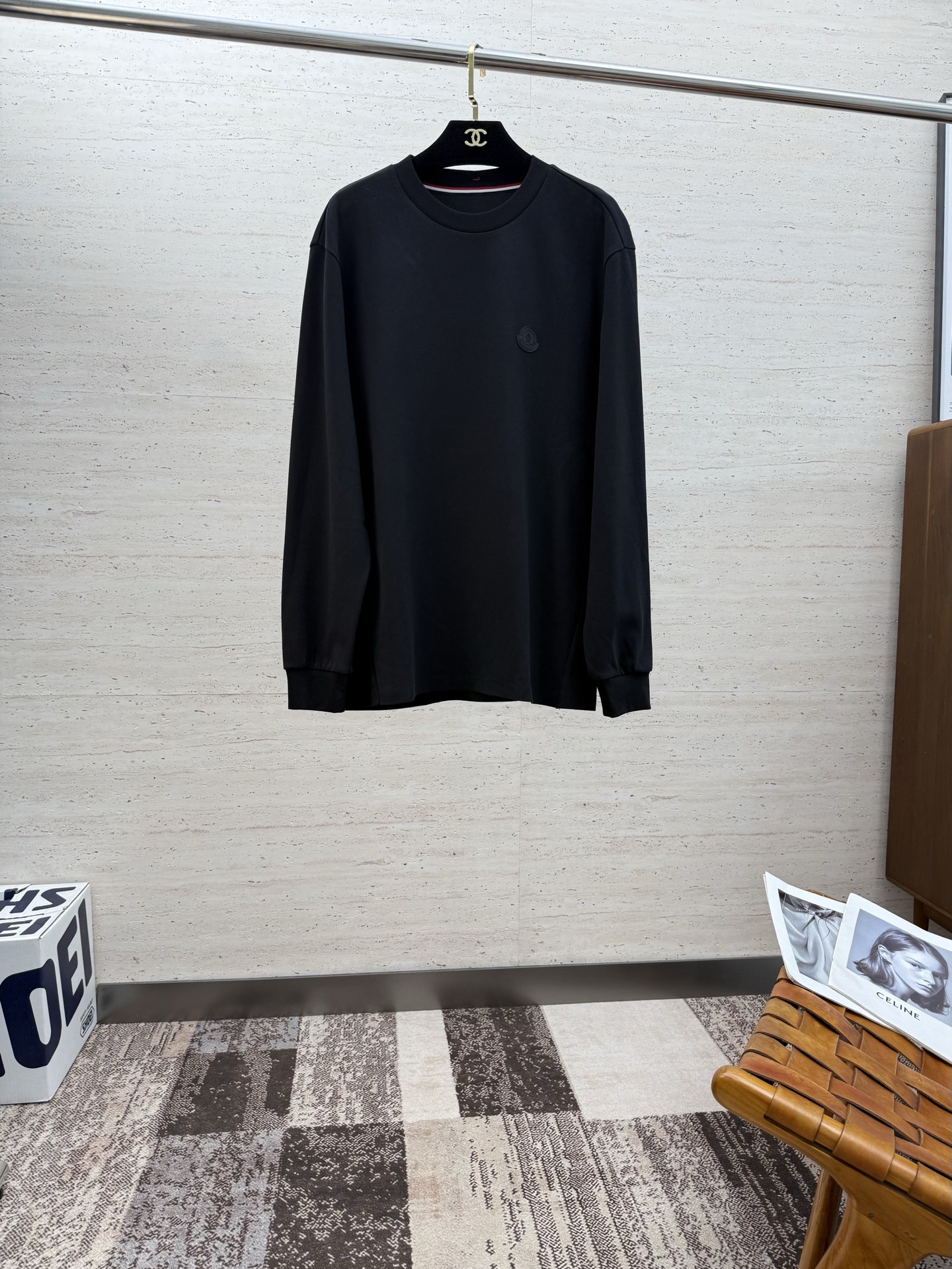 NO:532065,MON25SS men's round neck long-sleeved sweatshirt for early autumn......Community versatile style, not only does it require a simple style, but more importantly, its fabric texture can conquer the public and become a popular hot item!  Customer-supplied cotton creates a dense and skin-friendly touch, and secondly, both crisp and draped feel are excellent. The actual product instantly gives you the desire to buy back!  !  !  Code number M-5XL, hoodie, sweatshirts, alexander wang19860909MON25SS早秋男士圆领长袖卫衣.......通勤百搭款,不仅需要样式版型简洁 更重要是它的面料质感才能征服大众成为炙手可热的热门单品！客供棉质打造 绵密亲肤的触感,其次挺括感与垂坠感都相当出色,实物到手瞬间让你有无限回购的渴望！！！码数M-5XL,,hoodie,sweatshirts,alexander wang,Men's clothing