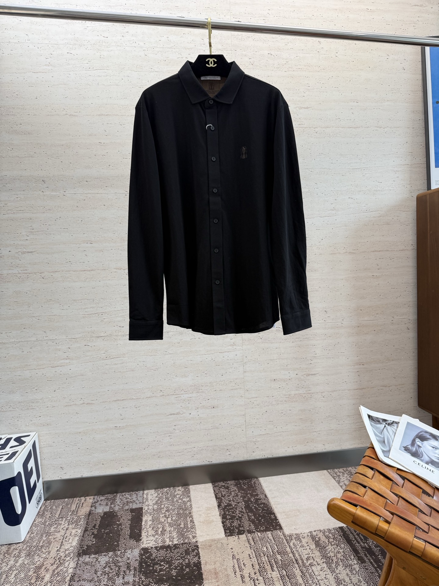 NO:532054,BC25S Autumn and Winter Men's Long Sleeve POLO Iconic LOGO logo on the chest. Overall, it is very light business and casual!  Pure cotton fabric, light, comfortable and smooth upper body, it is definitely a piece that makes you feel good for money!  !  Code number M-3XL, alexander wang19860909BC25S秋冬男士长袖POLO 胸前标志性LOGO徽标 整体非常的轻商务休闲！纯棉面料,上身轻盈舒适顺滑 到手绝对让你觉得物有所值的一件单品！！码数M-3XL,,alexander wang,Men's clothing