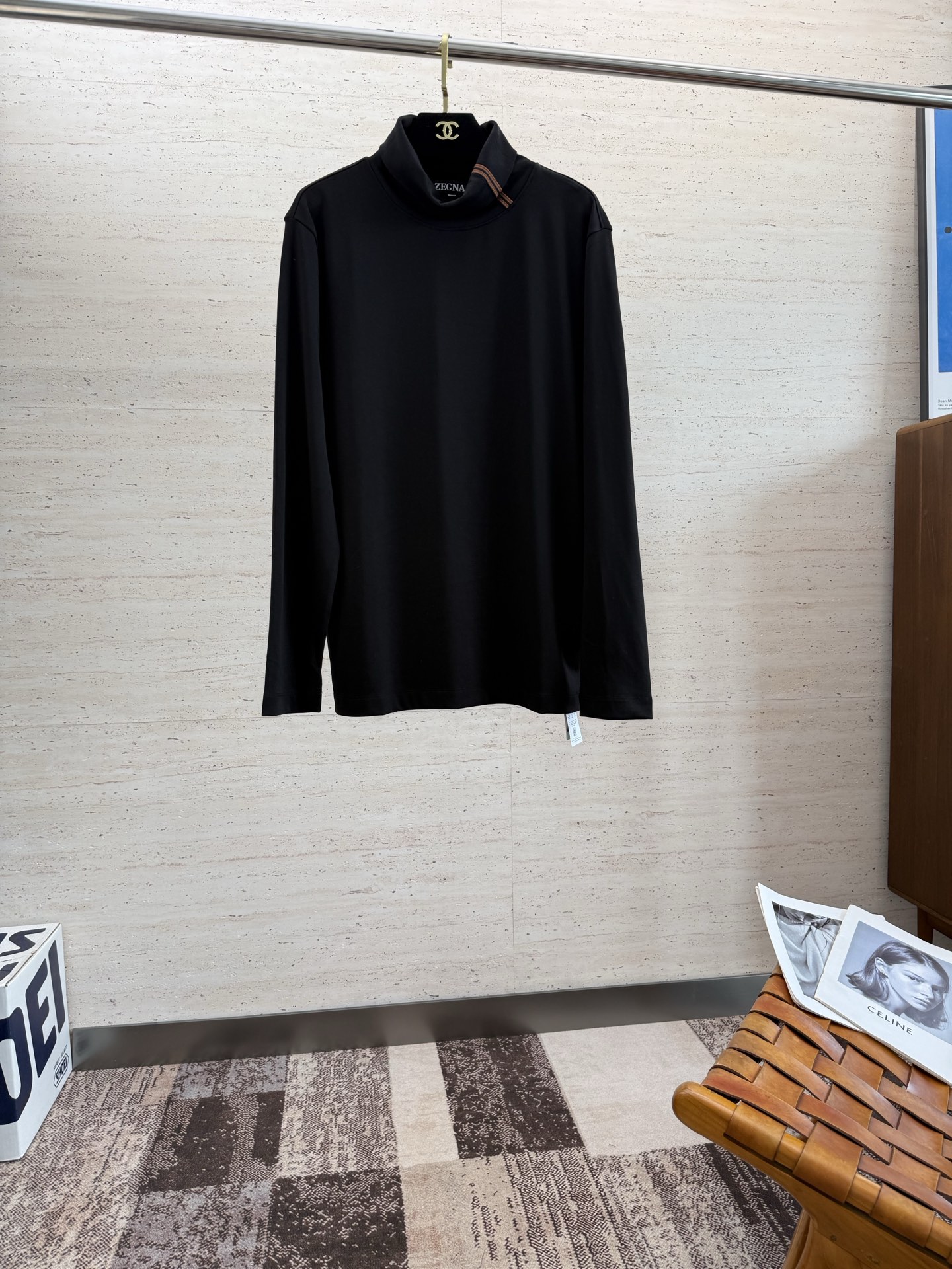 NO:529992,ZZ 25SS men's turtleneck long-sleeved sweatshirt in autumn and winter......Community versatile style, not only does it require a simple style, but more importantly, its fabric texture can conquer the public and become a popular hot item!  Customer-supplied cotton creates a dense and skin-friendly touch, and secondly, both crisp and draped feel are excellent. The actual product instantly gives you the desire to buy back!  !  !  Code number M-3XL, hoodie, sweatshirts, alexander wang19860909ZZ 25SS秋冬男士高领长袖卫衣.......通勤百搭款,不仅需要样式版型简洁 更重要是它的面料质感才能征服大众成为炙手可热的热门单品！客供棉质打造 绵密亲肤的触感,其次挺括感与垂坠感都相当出色,实物到手瞬间让你有无限回购的渴望！！！码数M-3XL,,hoodie,sweatshirts,alexander wang,Men's clothing