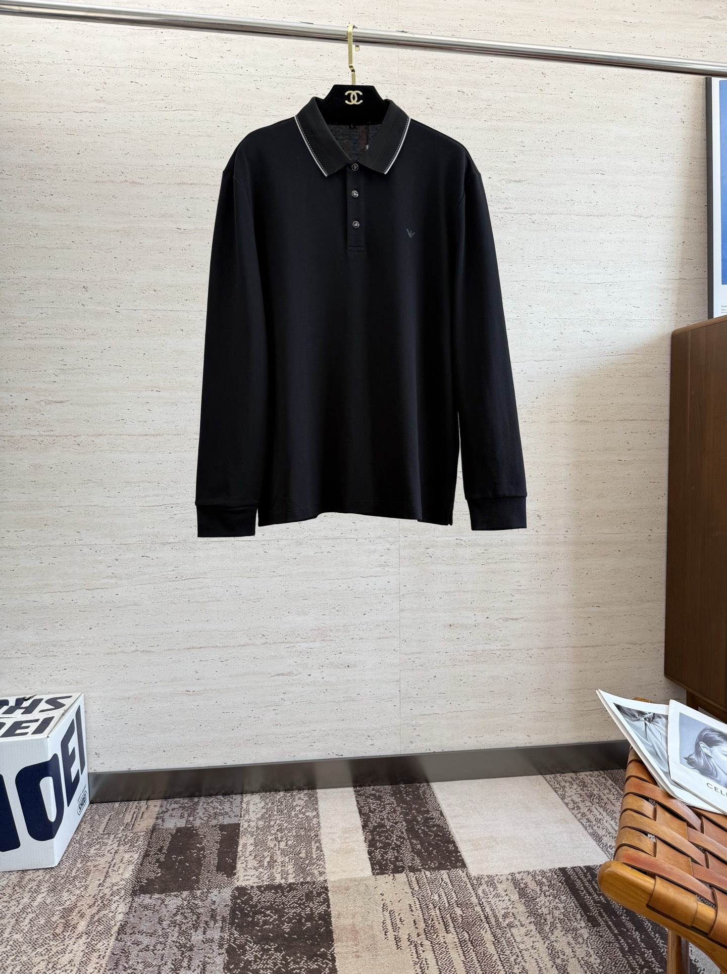 NO:532066,EA25S early autumn men's long-sleeved POLO iconic LOGO logo on the chest overall is very light business and casual!  Pure cotton fabric, light, comfortable and smooth upper body, it is definitely a piece that makes you feel good for money!  !  !  Code number M-4XL, alexander wang19860909EA25S早秋男士长袖POLO 胸前标志性LOGO徽标 整体非常的轻商务休闲！纯棉面料,上身轻盈舒适顺滑 到手绝对让你觉得物有所值的一件单品！！！ 码数M-4XL,,alexander wang,Men's clothing