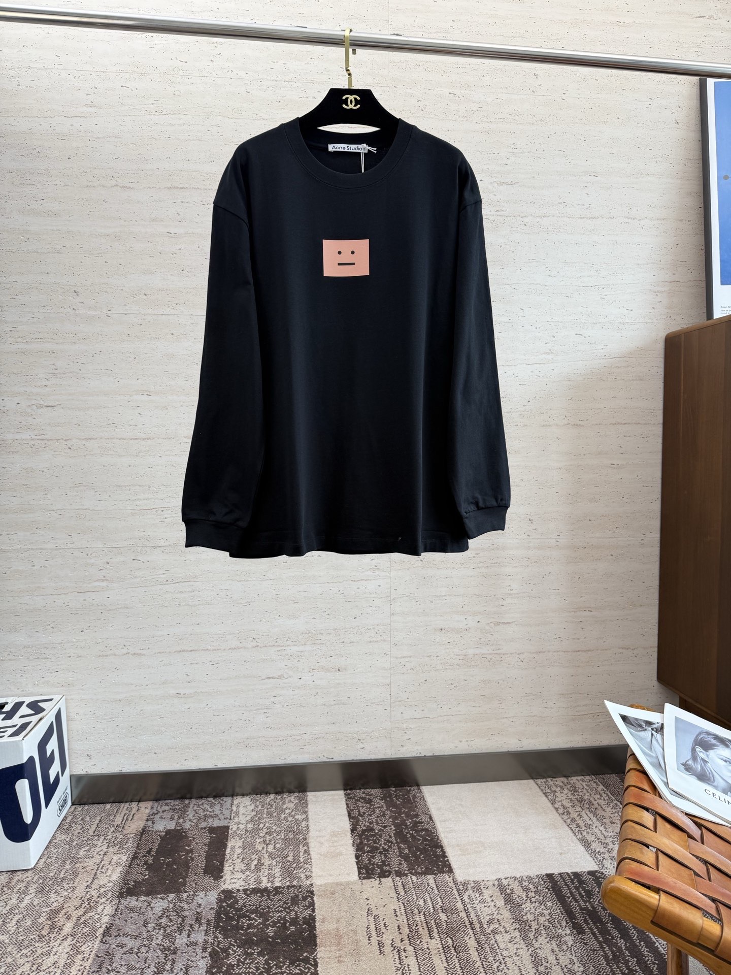 NO:532070,Acne Studios25S autumn men's round neck long-sleeved sweatshirt... Regular version Pure cotton fabric The collar and cuffs are dyed threads in the same cylinder. The shirt is better, more durable and washable. The upper body is breathable, soft and comfortable. The fabric is washed twice with water. It is not easy to deform when washing machine. Number of codes XS-L,,acne studios,dior,hoodie,sweatshirts,alexander wang19860909Acne Studios25S秋季男士圆领长袖卫衣......常规版型 纯棉面料 领口和袖口均同缸染色螺纹 衬衣版型更佳 更耐穿耐洗 上身透气柔软舒适 面料成衣两遍洗水 机洗不易变形 码数XS-L,,acne studios,dior,hoodie,sweatshirts,alexander wang,Men's clothing