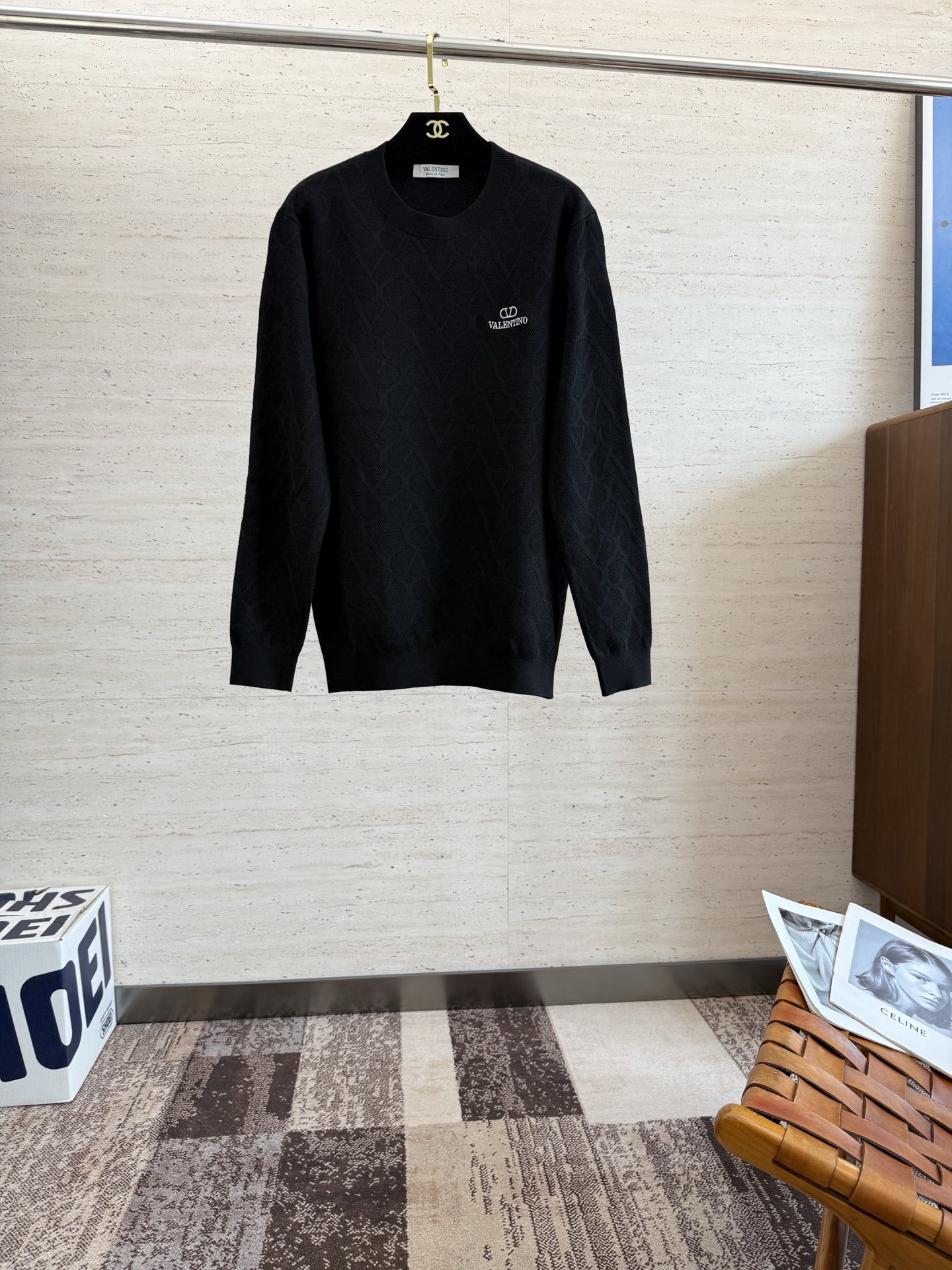 NO:540503,VAL25S men's round neck sweater for autumn and winter, is amazing, and is equipped with wool blended fabric. It has superior breathability and warmth. Even if it is close to the body, it will not feel thorny. The comfort level is definitely beyond your imagination. You will understand it when you get the actual product!  !  !  Code number M-4XL, sweaters, alexander wang19860909VAL25S秋冬男士圆领毛衣,十分惊艳,客供羊毛混纺面料 拥有优越的透气性与保暖性,即便是贴身穿着也不会有扎刺感可言,舒适程度绝对超乎你的想象,实物到手你就会懂得！！！码数M-4XL,,sweaters,alexander wang,Men's clothing