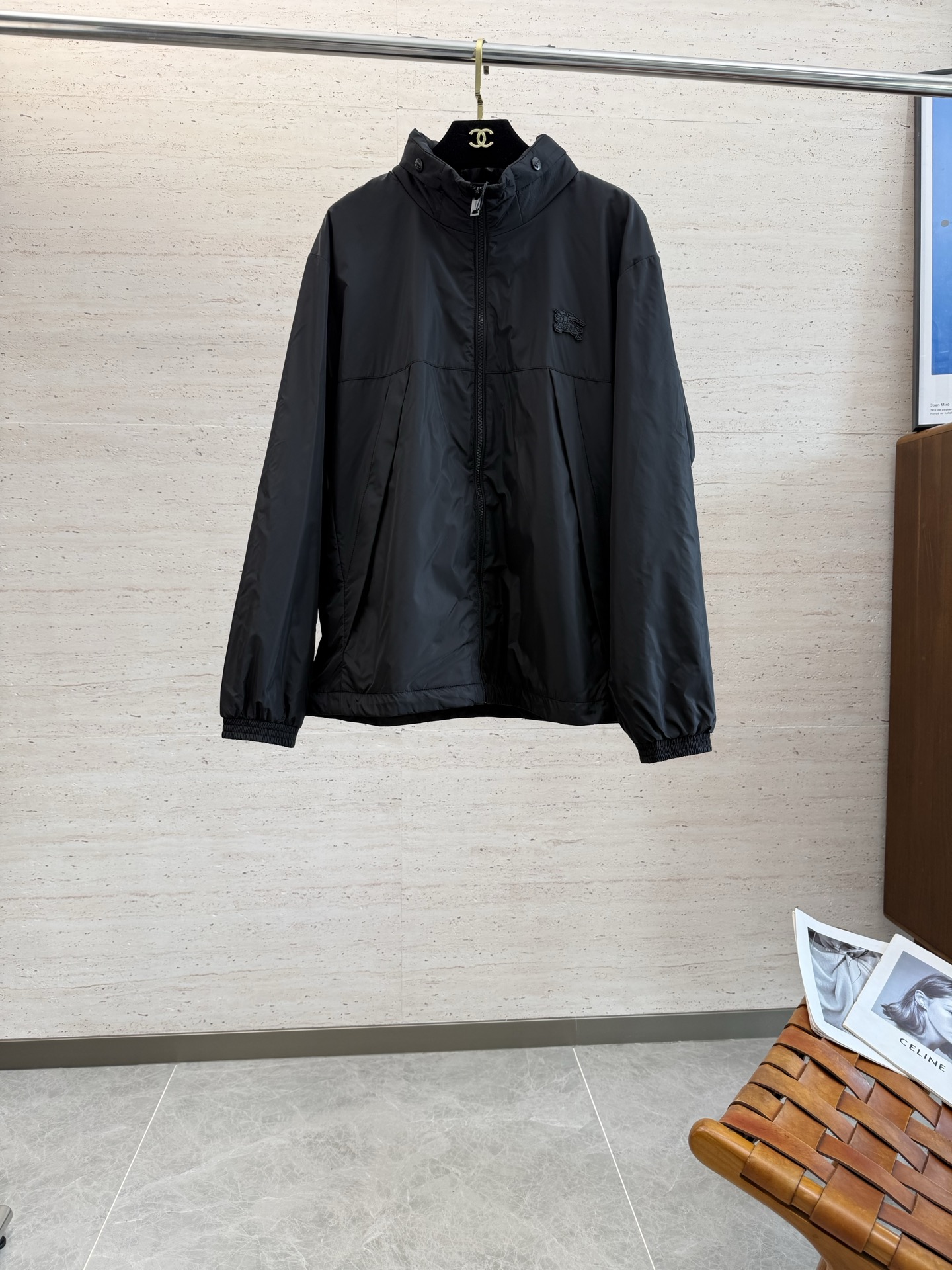 NO:540526,BUR25S early autumn men's hidden hooded jacket...A top-notch item with absolutely heavy industry, classic color wardrobe infused with modern innovation... Very high-end texture, extremely practical and very good scraping...Digital number 48-56, burberry, jackets & coats,hats,alexander wang19860909BUR25S早秋男士隐藏式连帽外套........一款绝对重工的顶级单品,颜色经典衣橱注入现代新意.......非常高档次的质地,实穿性极高 挺刮性极好..码数48-56,,burberry,jackets & coats,hats,alexander wang,Men's clothing