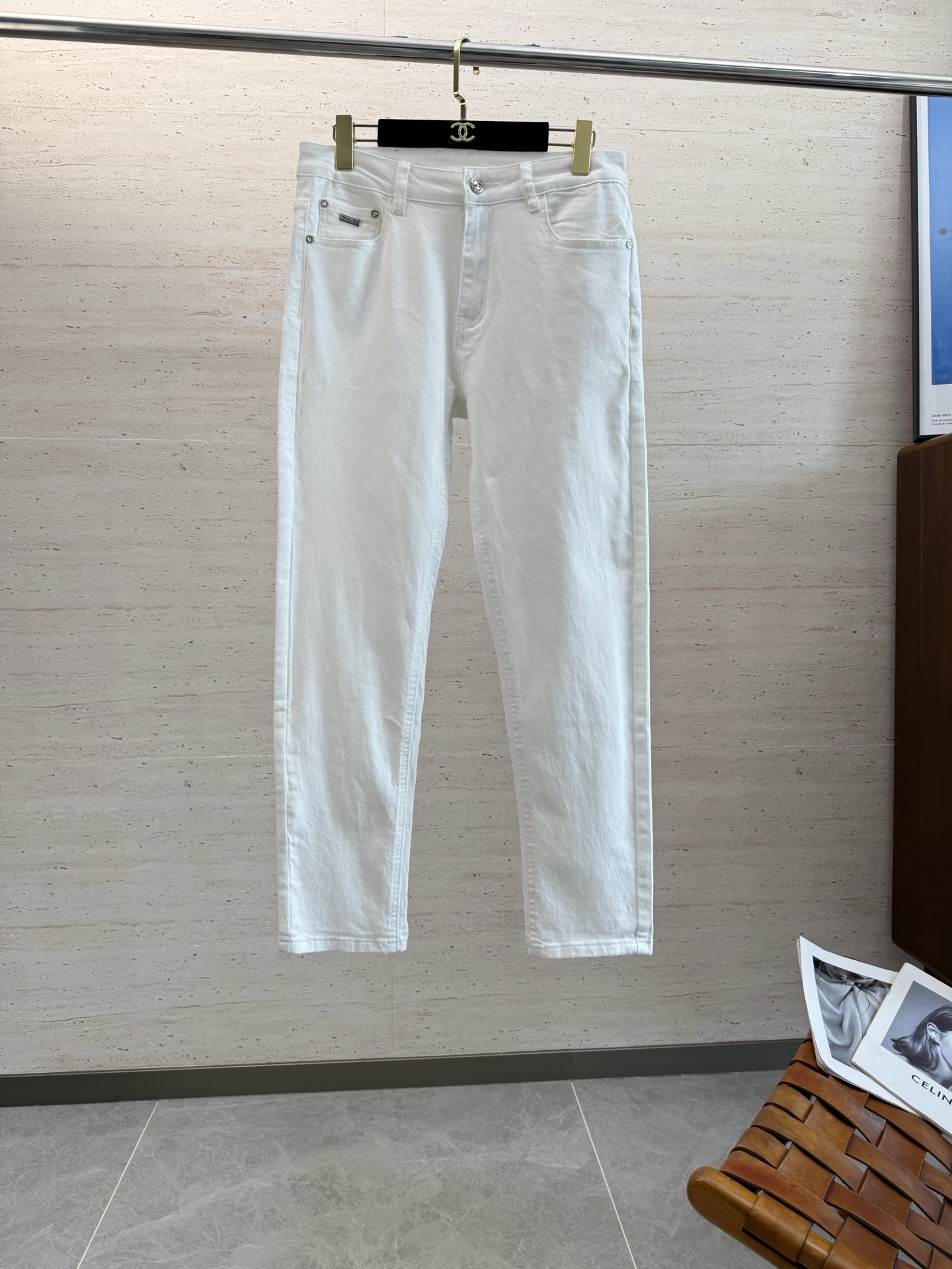 NO:540513,LP.25S Spring and Autumn Men's Straight Jeans Cotton Denim Fabric Cream is made of soft texture without losing muscles and bones, and has a dry and tough feel. Classic iconic relief logo, soul-like embellishment. All indicators are top-quality, which naturally brings an excellent body feel!  !  !  Count 29-38, loro piana, jeans, alexander wang19860909LP.25S春秋男士直筒牛仔裤棉质牛仔面料打造 质地柔软又不失筋骨,手感干爽有韧性 经典的标志性浮雕徽标,灵魂般的点缀 各项指标皆为上品,自然带来极佳的上身体感！！！码数29-38,,loro piana,jeans,alexander wang,Men's clothing