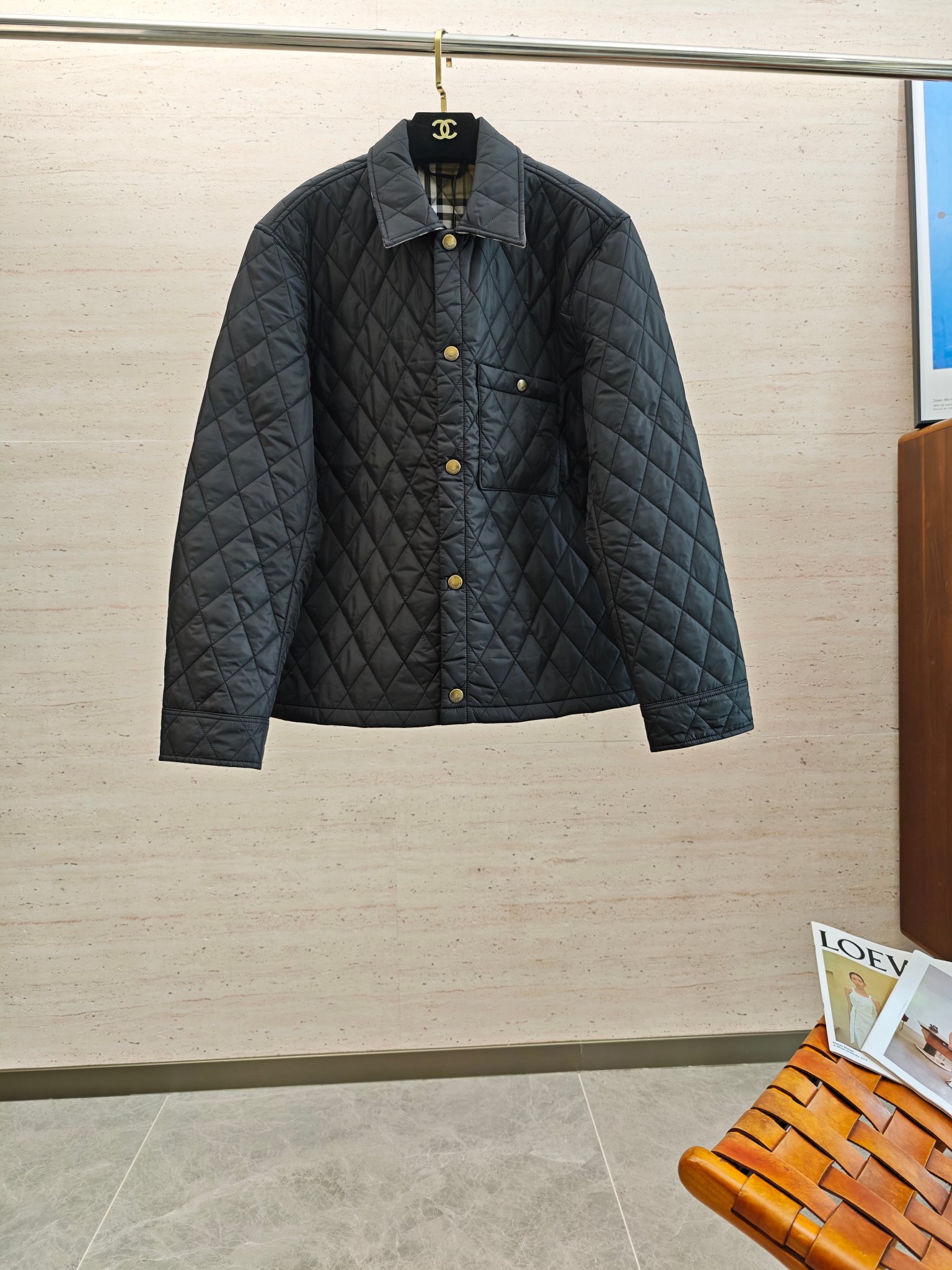 NO:569228,BUR25S new men's lapel jacket cotton jacket... an absolutely heavy-duty top-notch item, with a classic color that injects modern ideas into the wardrobe... very high-end texture, extremely wearable and very scratch-resistant... Size 48-56,, burberry, jackets & coats, alexander wang19860909BUR25S新款男士翻领夹克棉服........一款绝对重工的顶级单品,颜色经典衣橱注入现代新意.......非常高档次的质地,实穿性极高 挺刮性极好..码数48-56,,burberry,jackets & coats,alexander wang,Men's clothing