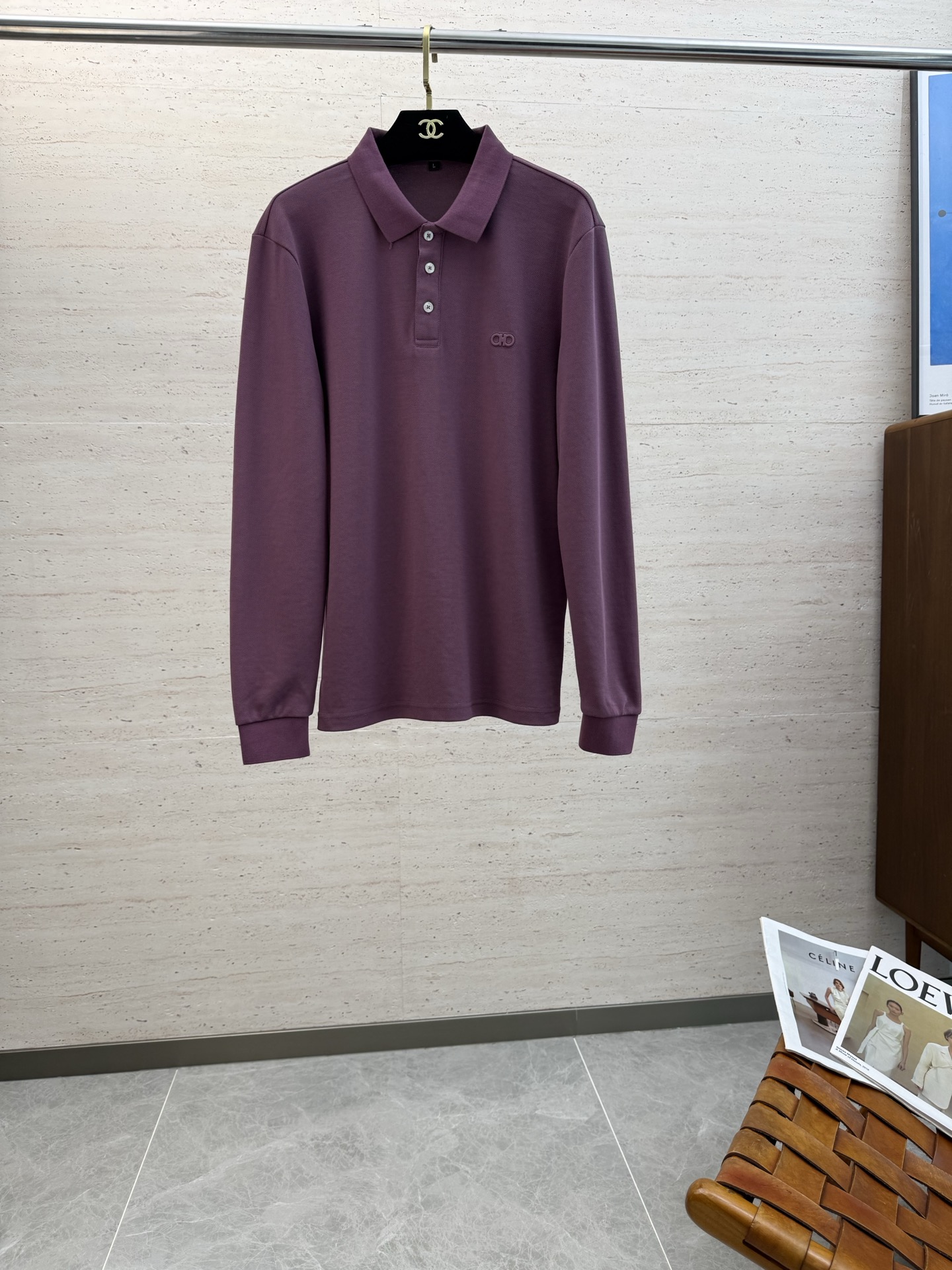 NO:573040,FERR25S autumn and winter men's long-sleeved POLO with the iconic LOGO on the chest. The overall look is very light business casual!  Pure cotton fabric, the upper body is light, comfortable and smooth. It is a piece that you will definitely feel is worth your money!  !  !  Size M-3XL,,ferragamo,alexander wang19860909FERR25S秋冬男士长袖POLO 胸前标志性LOGO徽标 整体非常的轻商务休闲！纯棉面料,上身轻盈舒适顺滑 到手绝对让你觉得物有所值的一件单品！！！ 码数M-3XL,,ferragamo,alexander wang,Men's clothing