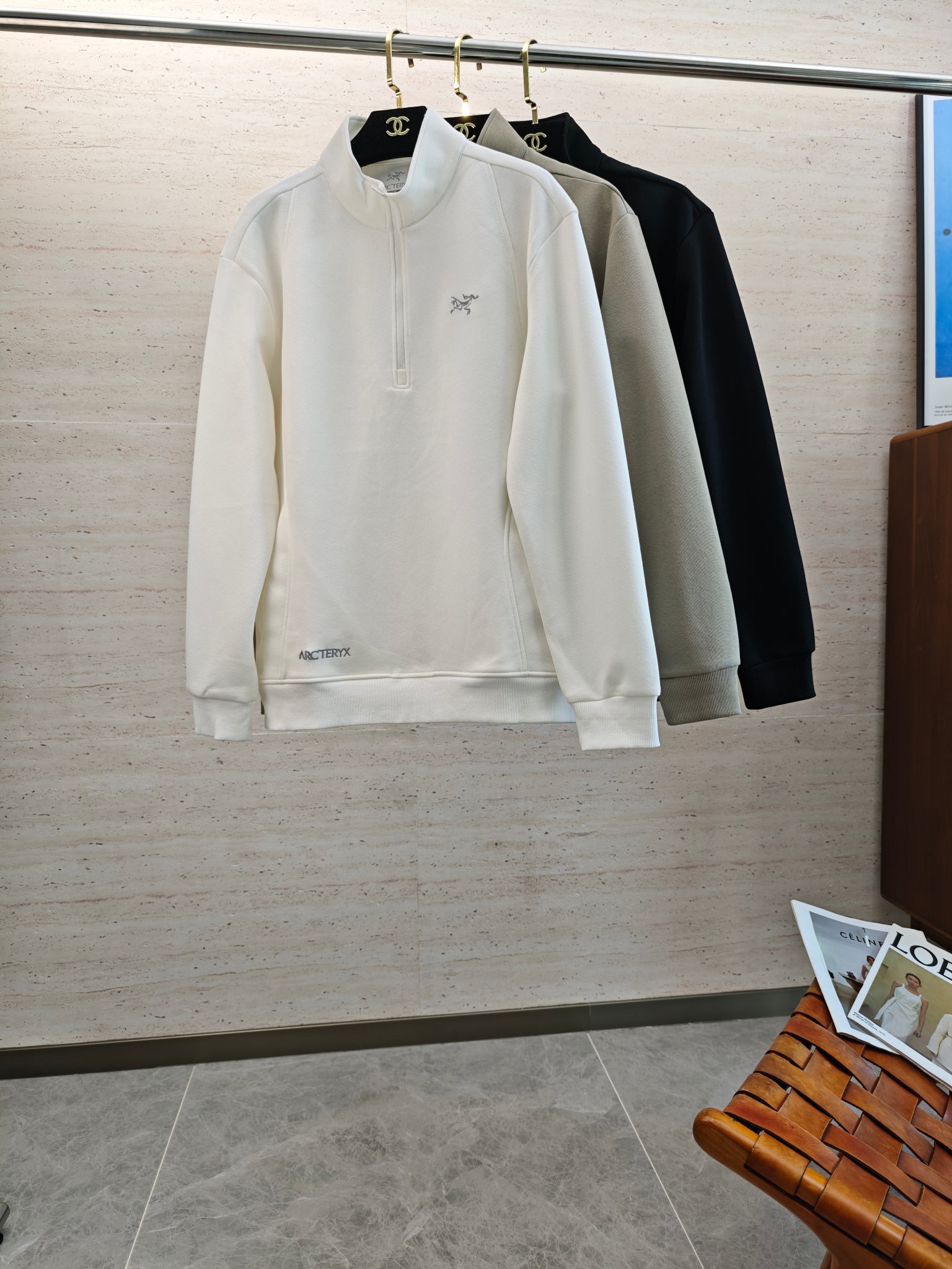 NO:608998,ARC25SS autumn and winter men's half-zip long-sleeved sweatshirt... A versatile style for commuting, it not only needs a simple style, but more importantly, its fabric texture can conquer the public and become a hot item!  Made from customer-supplied knitted cotton, it has a close-to-skin feel. Secondly, the stiffness and drape are excellent. The moment you get the actual product, you will have an endless desire to repurchase it!  !  !  Size M-3XL,,hoodie,sweatshirts,alexander wang19860909ARC25SS秋冬男士半拉链长袖卫衣.......通勤百搭款,不仅需要样式版型简洁 更重要是它的面料质感才能征服大众成为炙手可热的热门单品！客供针织棉打造 绵密亲肤的触感,其次挺括感与垂坠感都相当出色,实物到手瞬间让你有无限回购的渴望！！！码数M-3XL,,hoodie,sweatshirts,alexander wang,Men's clothing