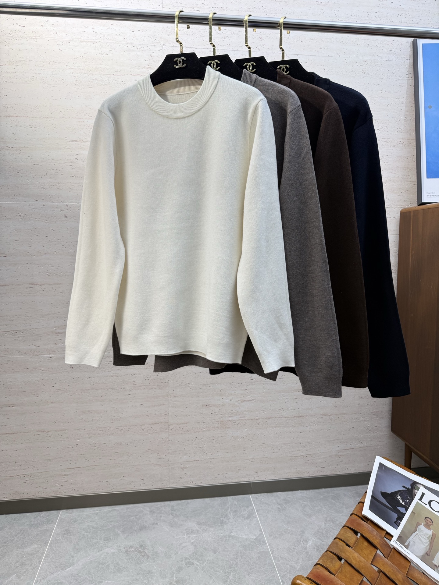 NO:625976,ZZ 25S autumn and winter men's crew neck sweater is very amazing. The wool fabric supplied by customers has excellent breathability and warmth. Even if it is worn close to the body, it will not feel prickly. The comfort level is definitely beyond your imagination. You will understand when you get the actual product!  !  !  Size M-3XL,,sweaters,alexander wang19860909ZZ 25S秋冬男士圆领毛衣,十分惊艳,客供羊毛面料 拥有优越的透气性与保暖性,即便是贴身穿着也不会有扎刺感可言,舒适程度绝对超乎你的想象,实物到手你就会懂得！！！码数M-3XL,,sweaters,alexander wang,Men's clothing